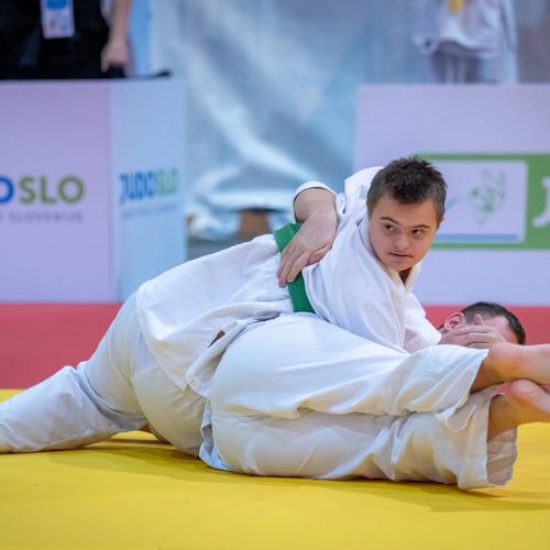 Inkluzivni judo za osebe s posebnimi potrebami