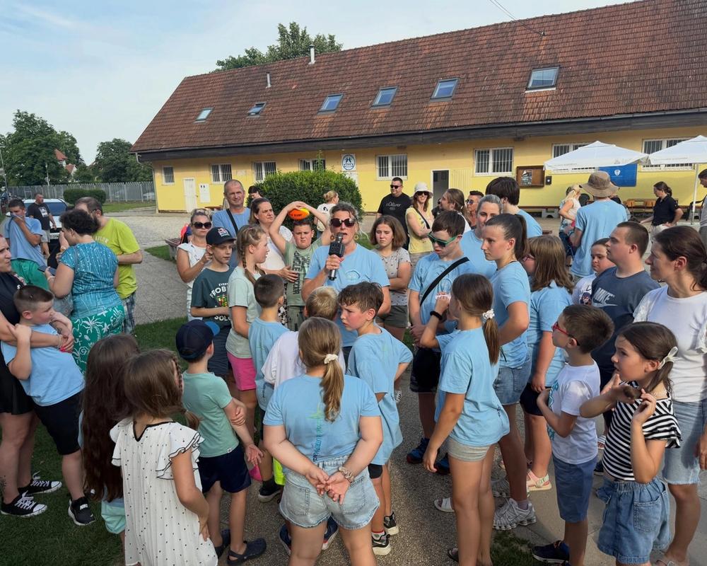 Ob zaključku šolskega leta je prav, da se podružimo tudi brez kimon in izven bla 3