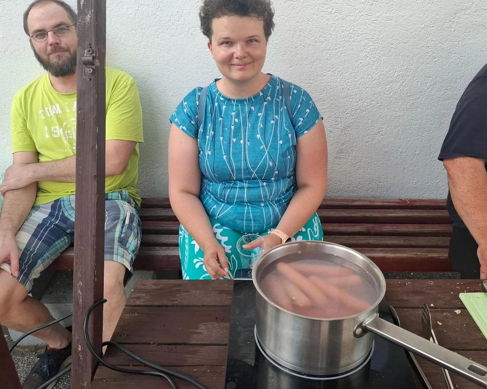Ob zaključku šolskega leta je prav, da se podružimo tudi brez kimon in izven bla 12