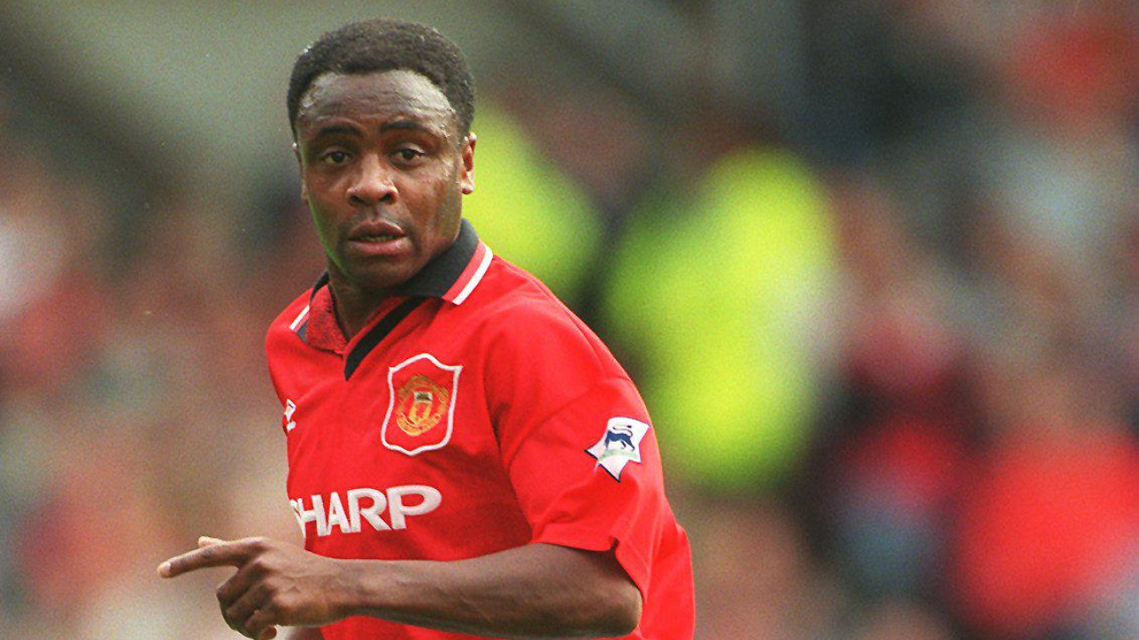 Parker urges Manchester United to fix keeper issues