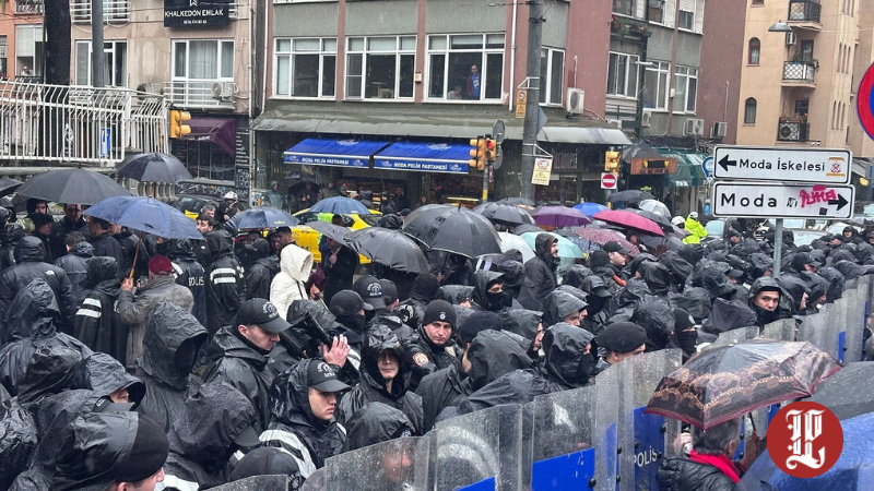Kadıköy’de Gazetecilere Polis Engeli