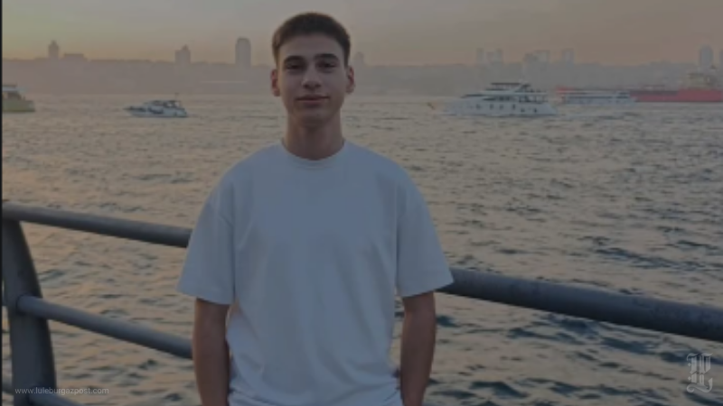 18 Yaşındaki Genç Şair’den İlk Kitap: “Yıldızlardan Uzak”