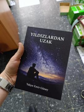 18 Yaşındaki Genç Şair’den İlk Kitap: “Yıldızlardan Uzak”