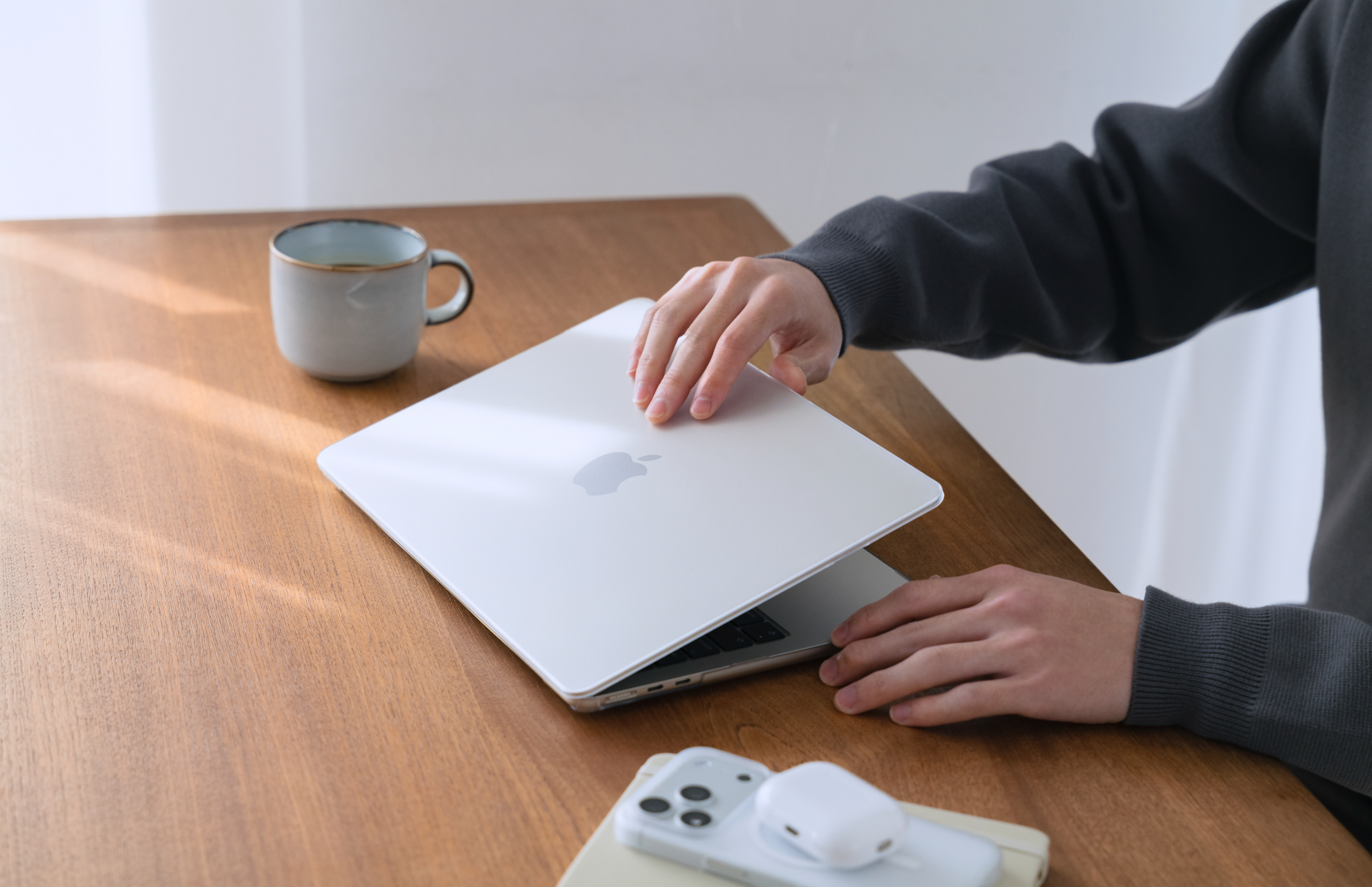 THE FROST AIR for MacBook - Ultra-Slim MacBook Case