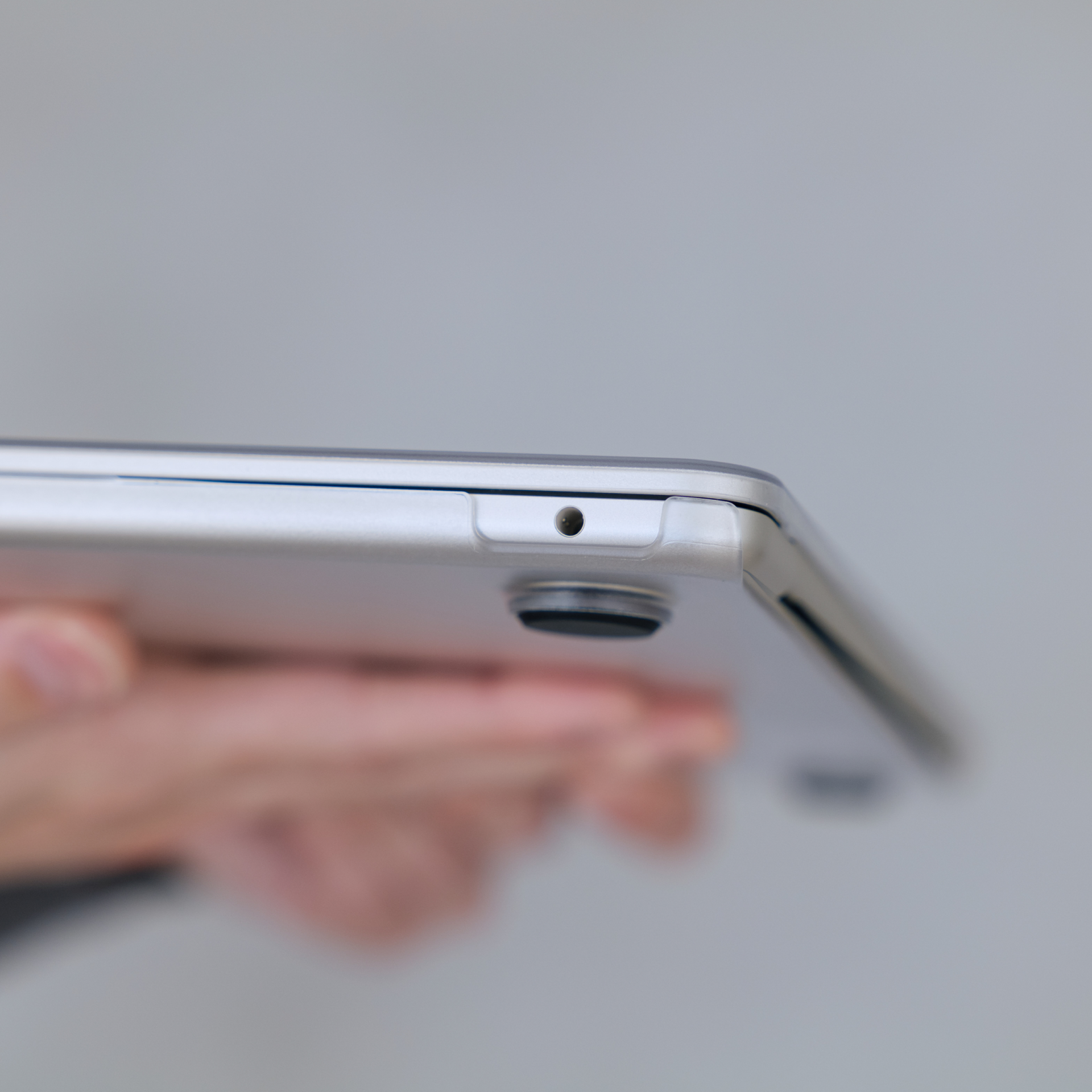 THE FROST AIR for MacBook - Ultra-Slim MacBook Case