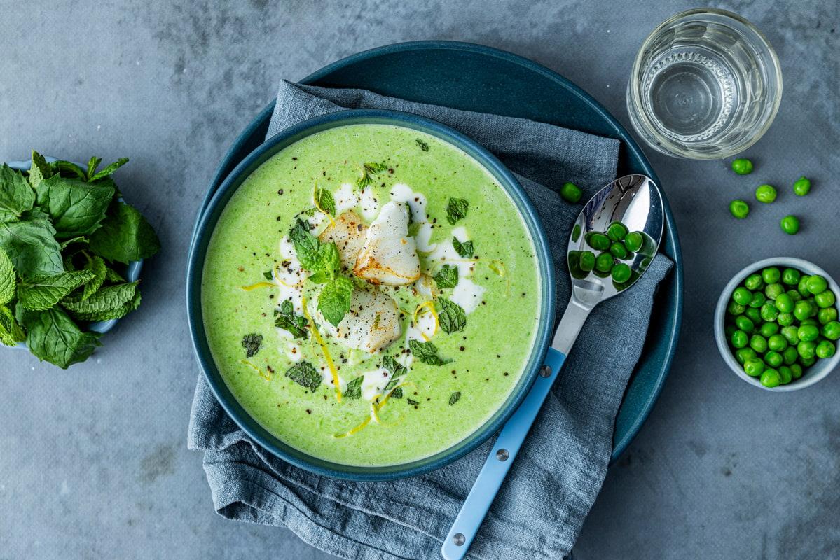Grønn ertesuppe med torsk og mynte