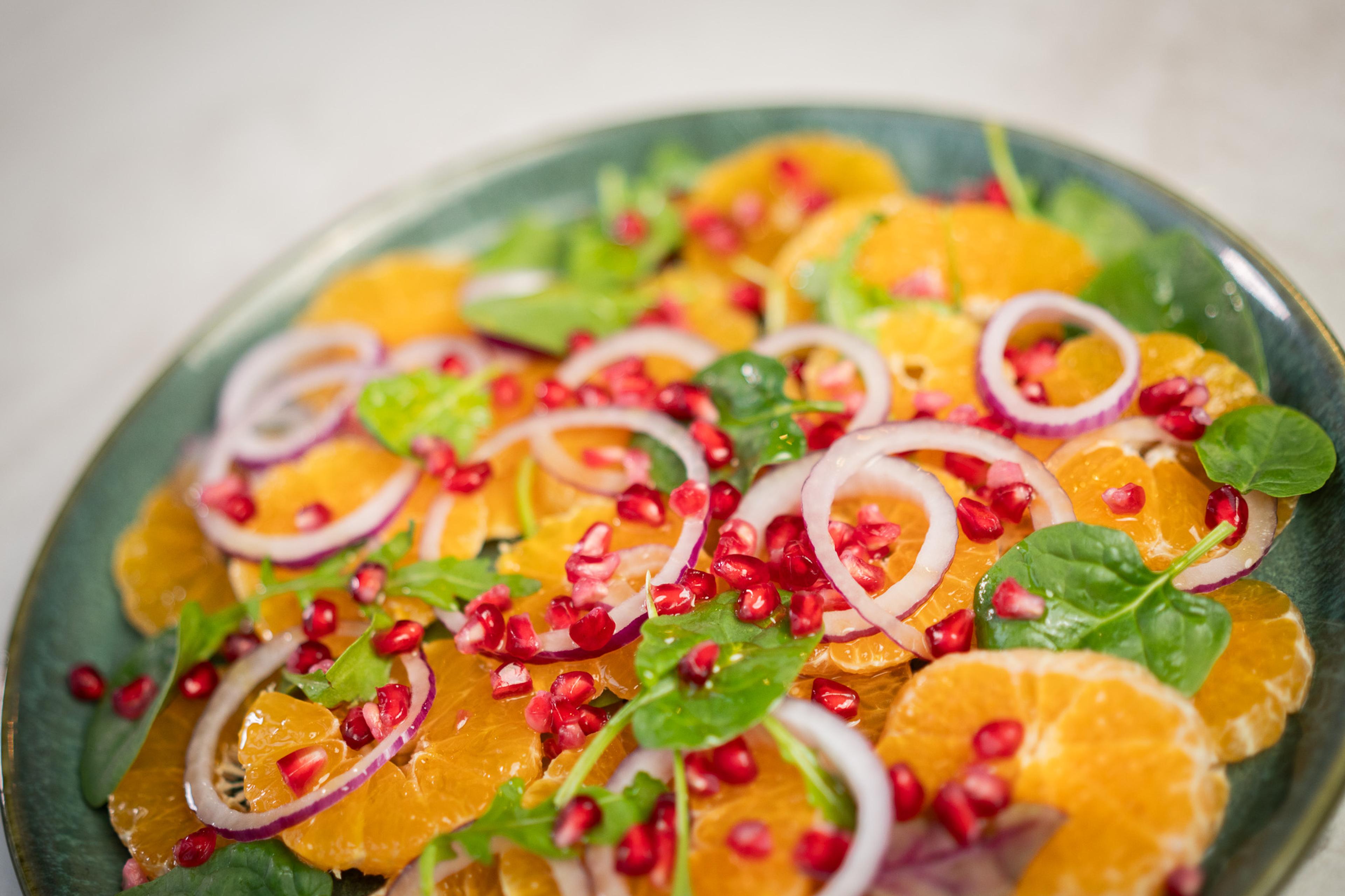 klementinsalat med granateple og løk