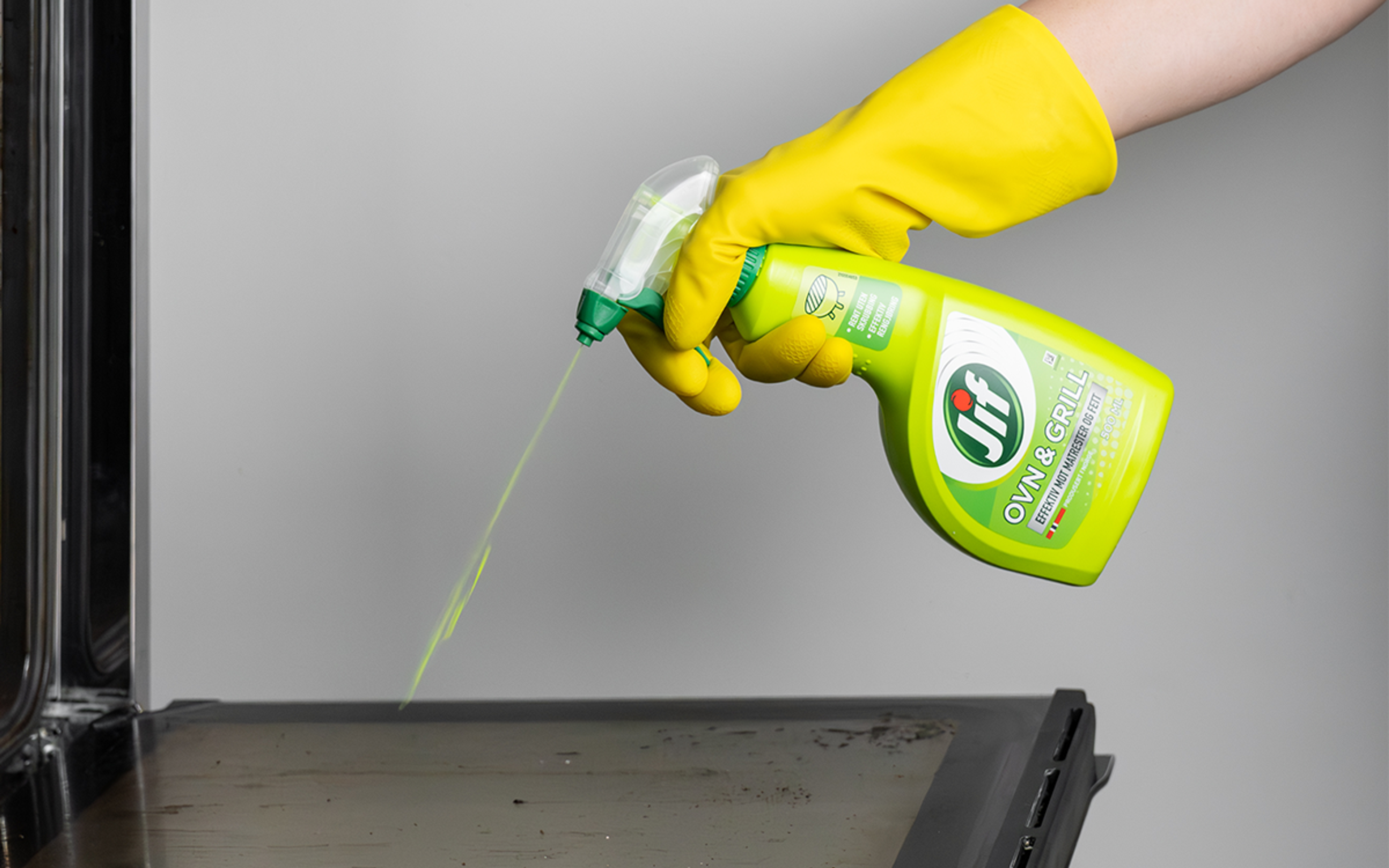 Rengjøringsspray til ovn og grill fra jif