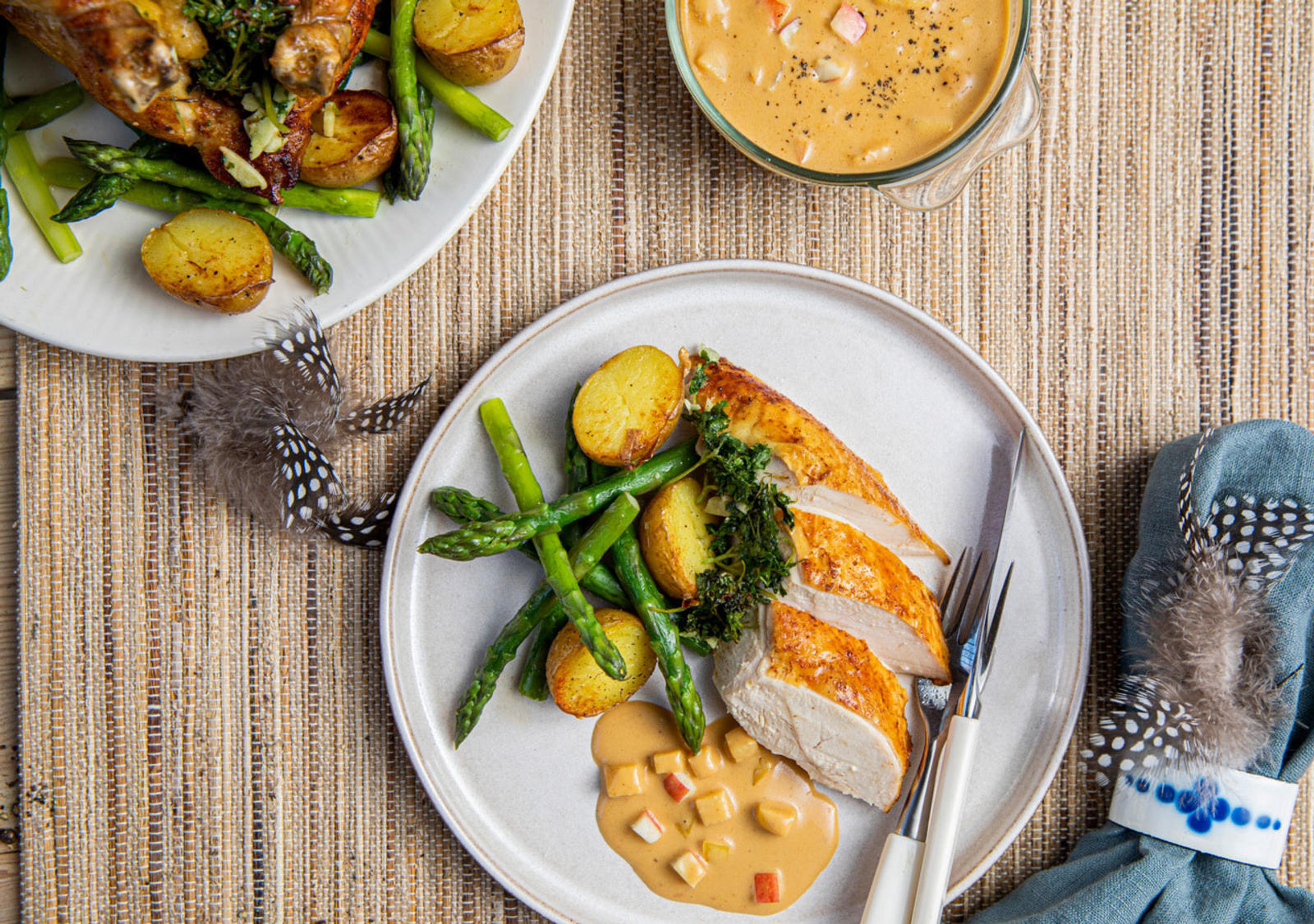 Helstekt kylling med kremet eplesaus
