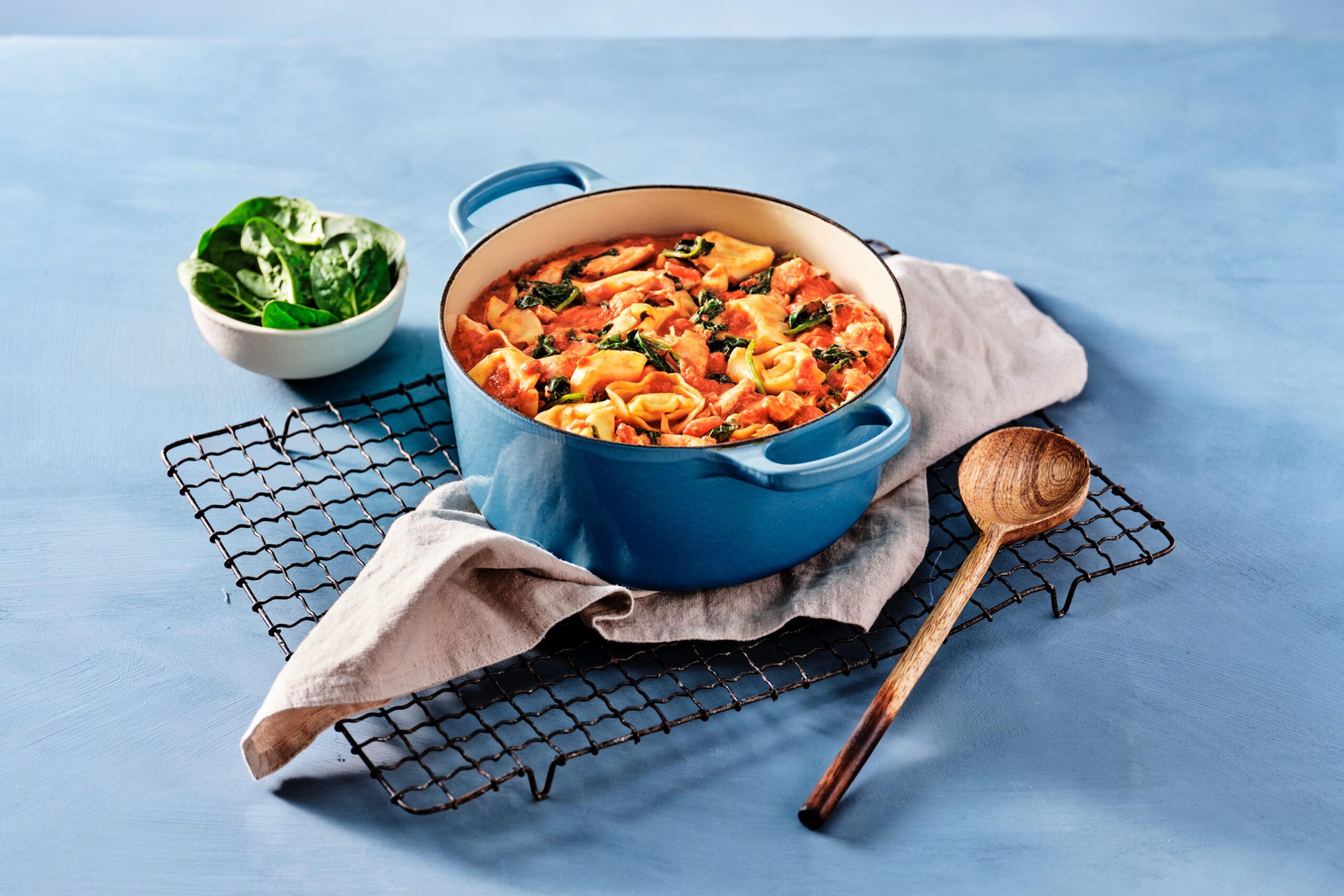 Pastagryte med tortellini og spinat.