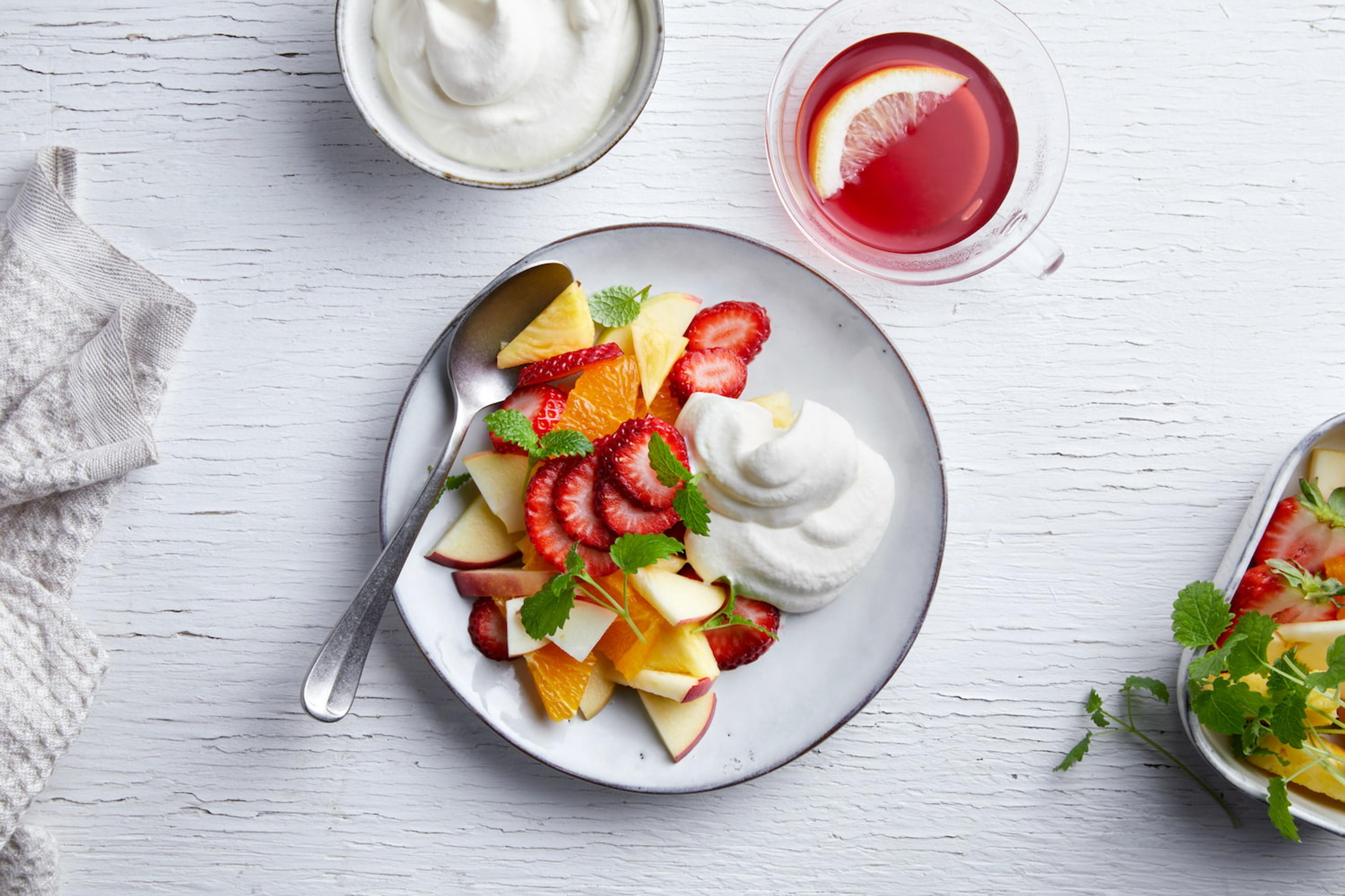 Fruktsalat med pisket krem