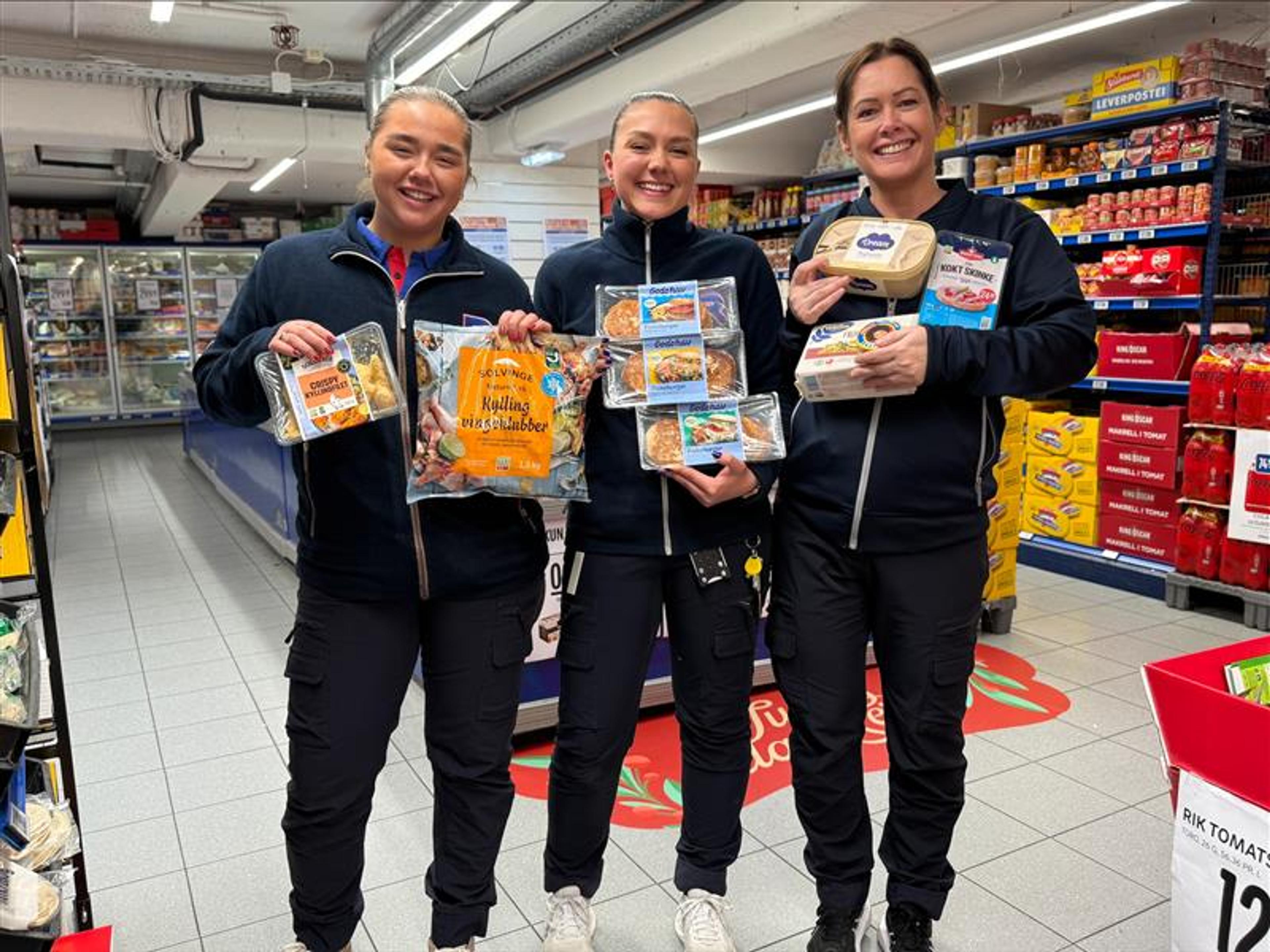bilde av ansatte i butikk. hverdagskutt