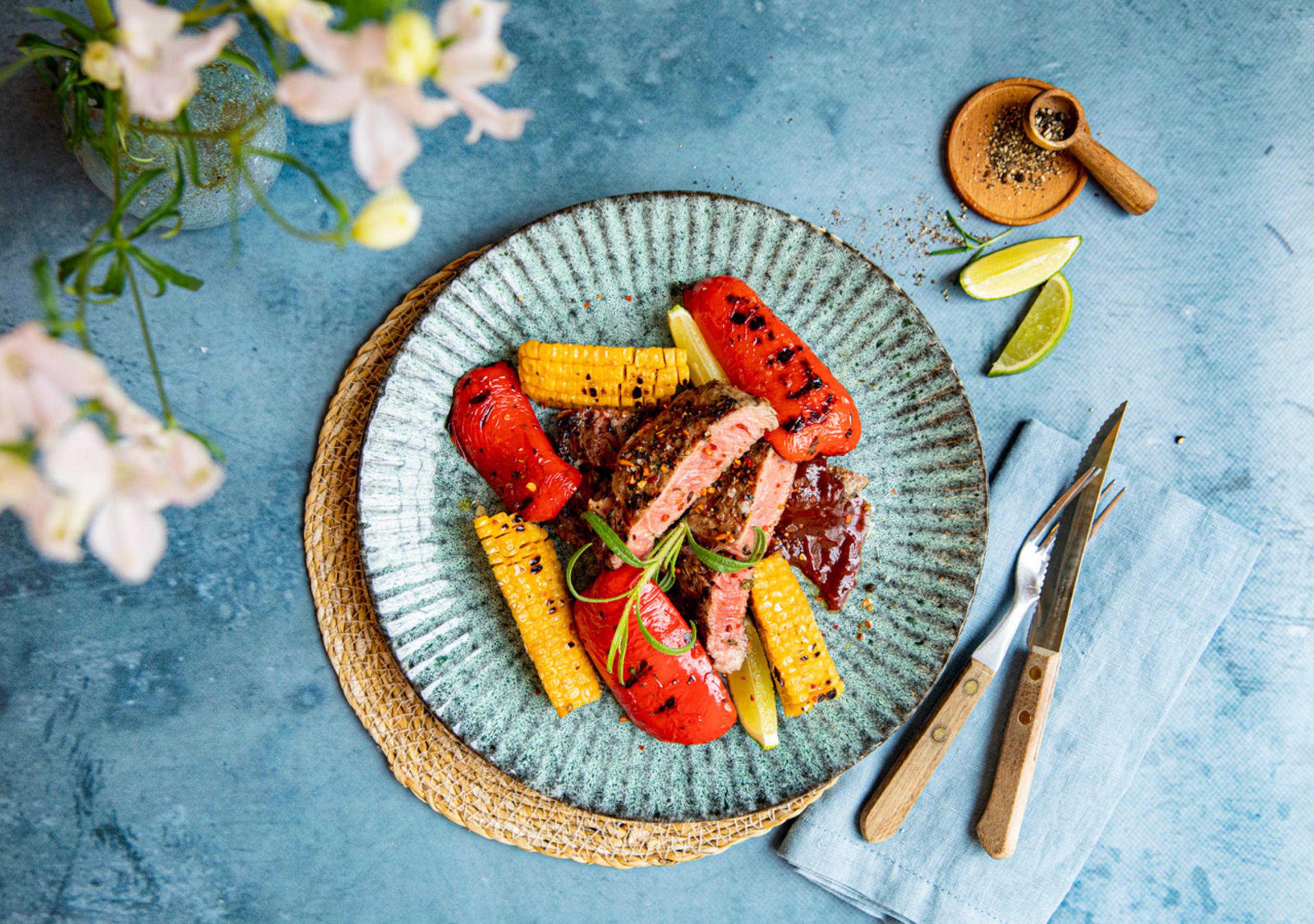 Grillet entrecôte med urtemarinade