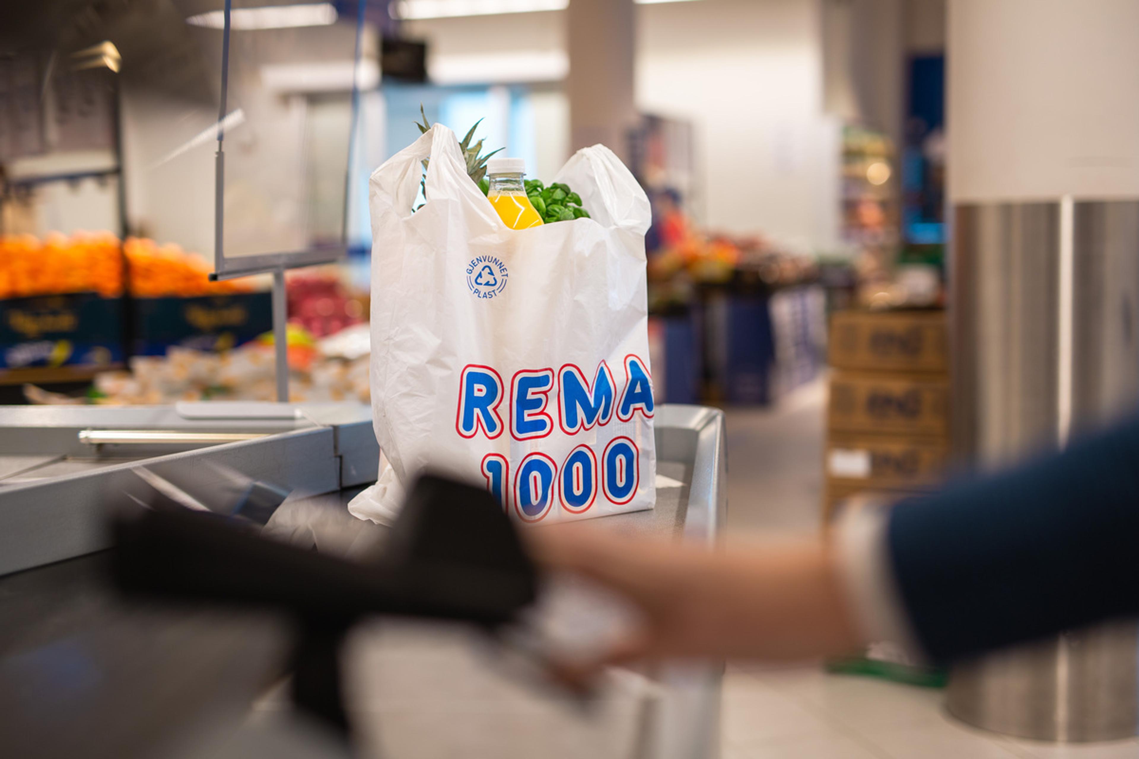 REMA 1000-bærepose på handlebånd