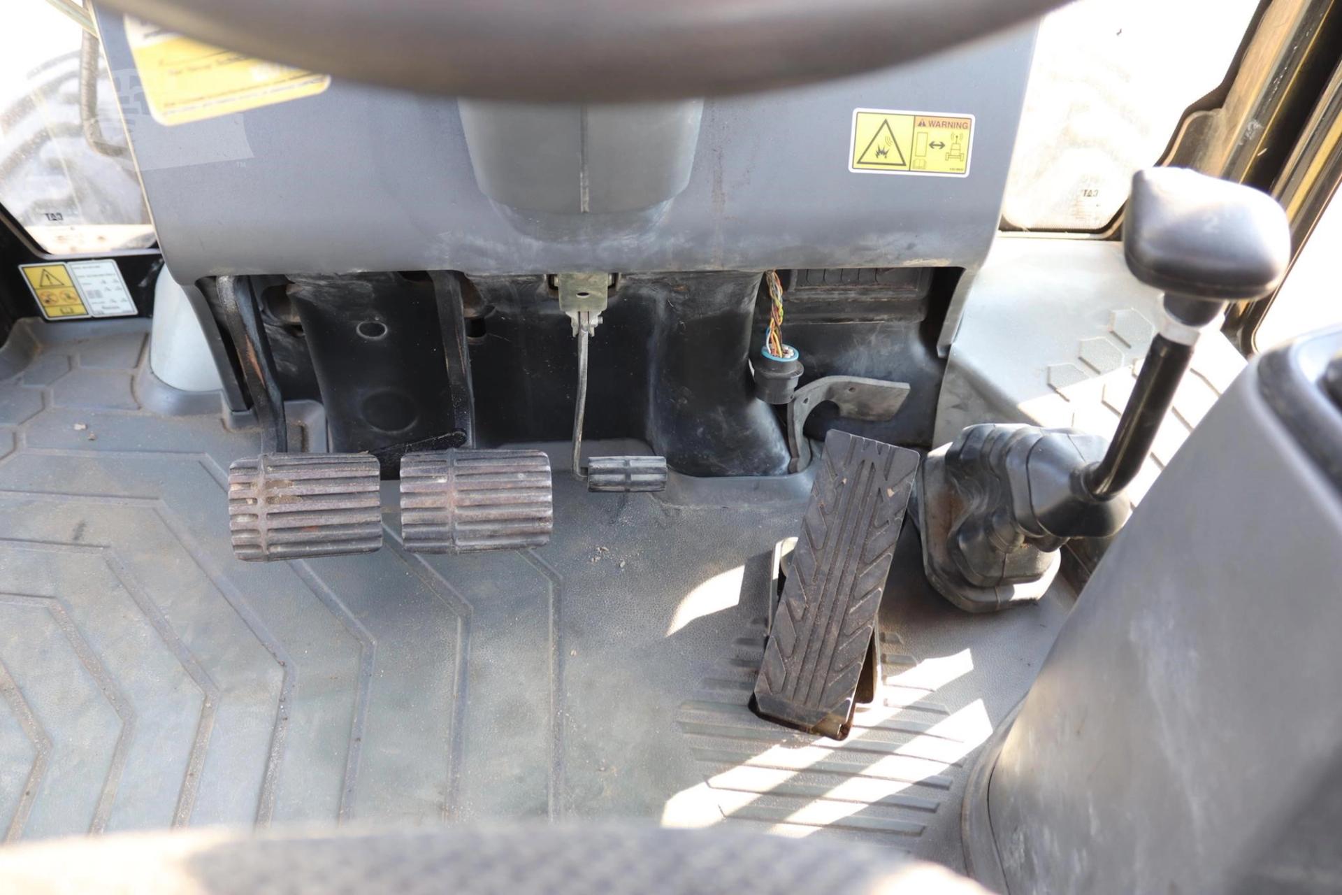 2018 CATERPILLAR 415F2 IL for sale in Lindale, Texas — photo 22