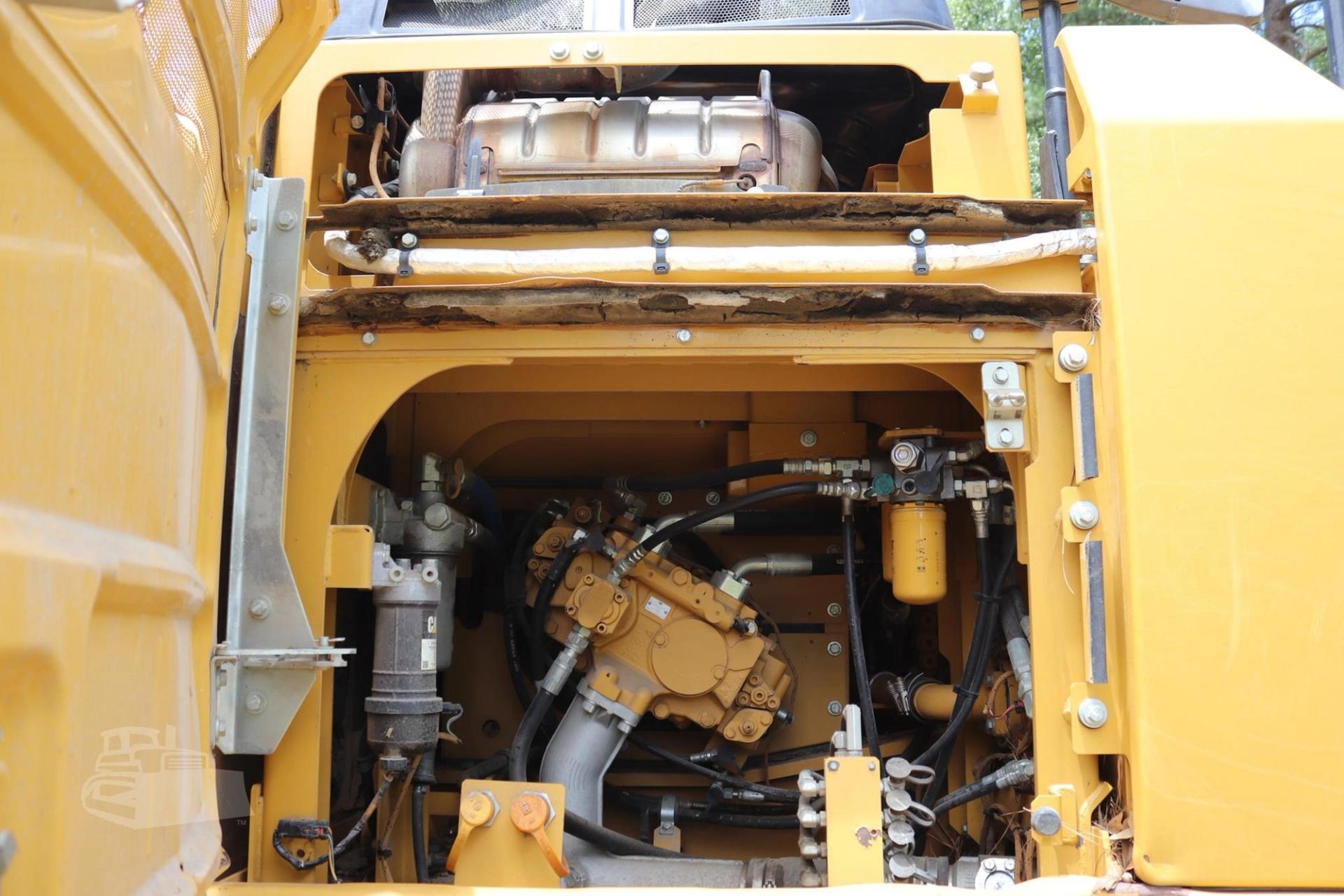 2018 CATERPILLAR 326FL for sale in Lindale, Texas — photo 32