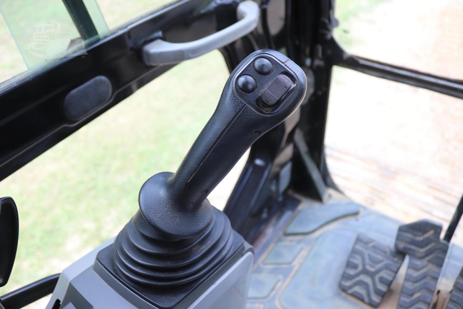 2018 CATERPILLAR 326FL for sale in Lindale, Texas — photo 47