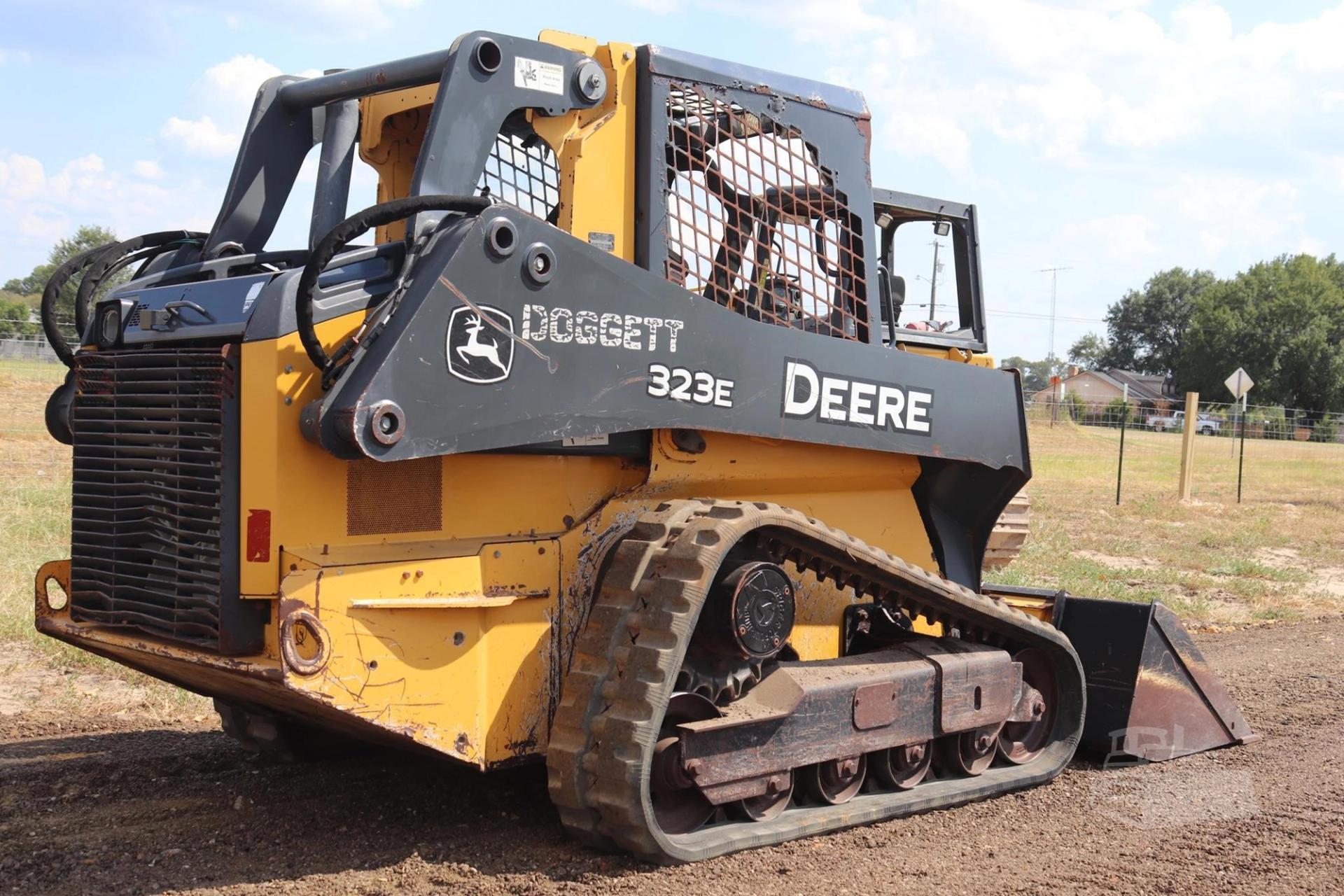 2015 DEERE 323E for sale in Lindale, Texas — photo 6