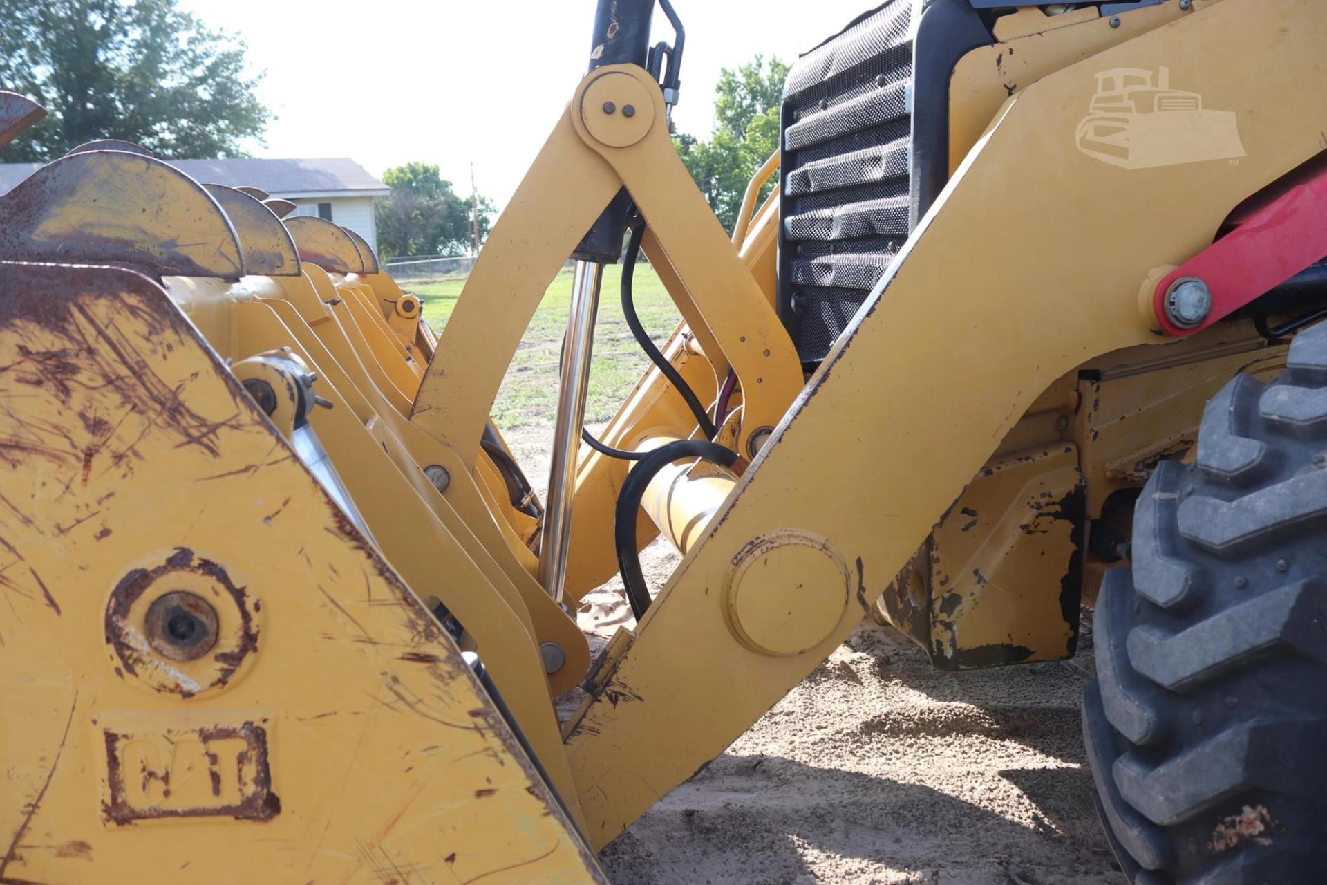 2018 CATERPILLAR 415F2 IL for sale in Lindale, Texas — photo 18