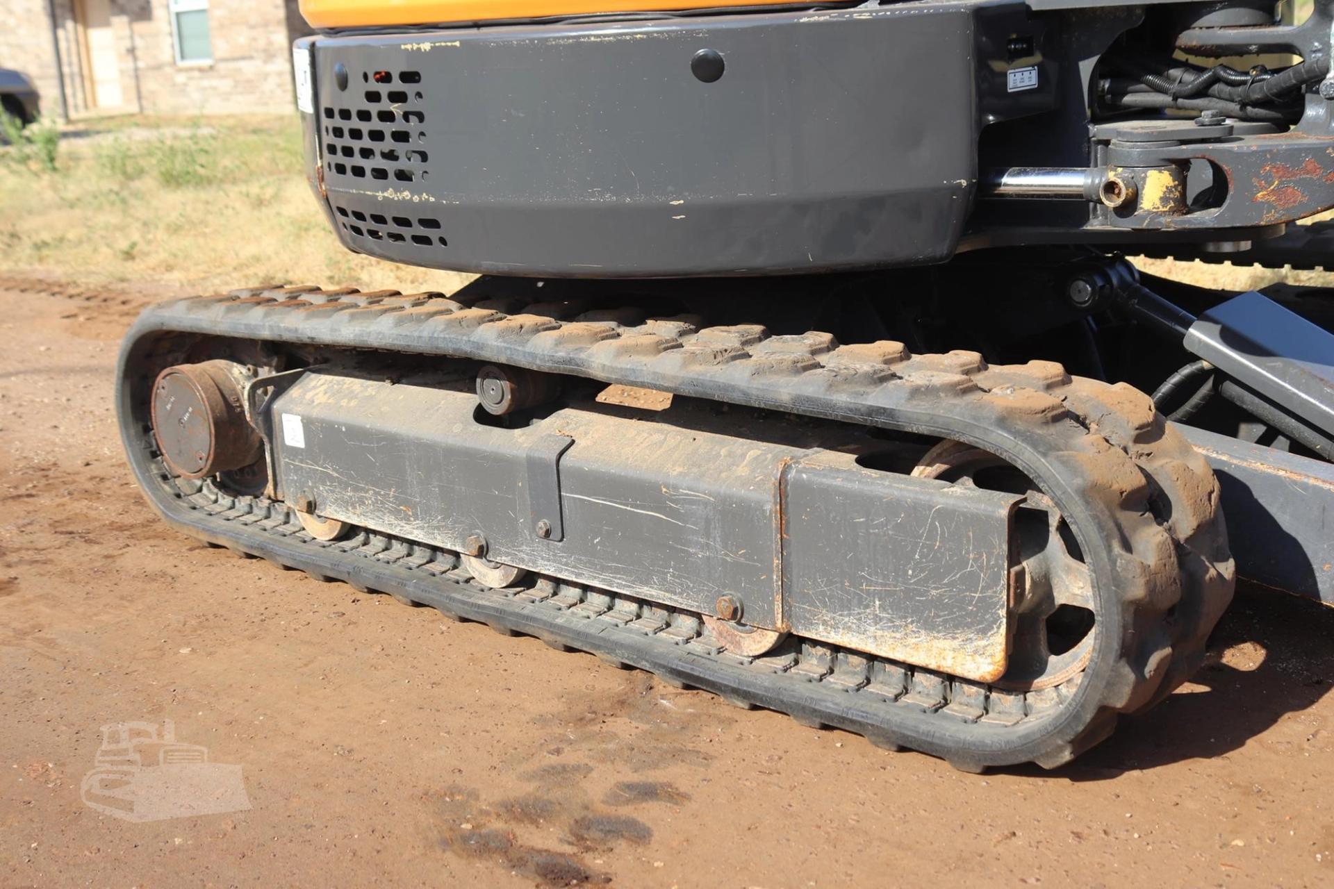 2017 CASE CX26C for sale in Lindale, Texas — photo 2