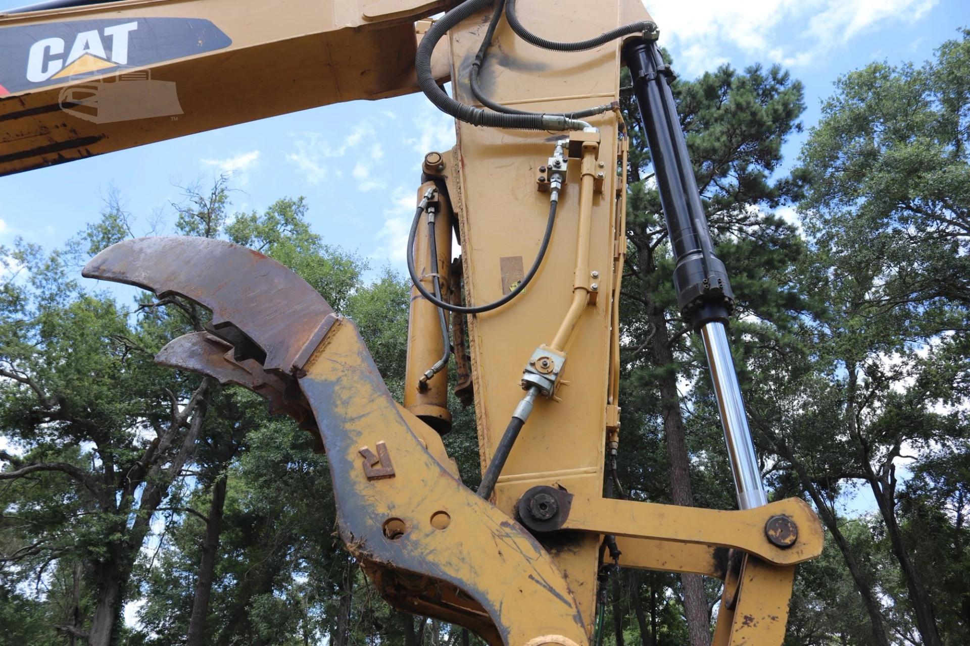 2018 CATERPILLAR 326FL for sale in Lindale, Texas — photo 37