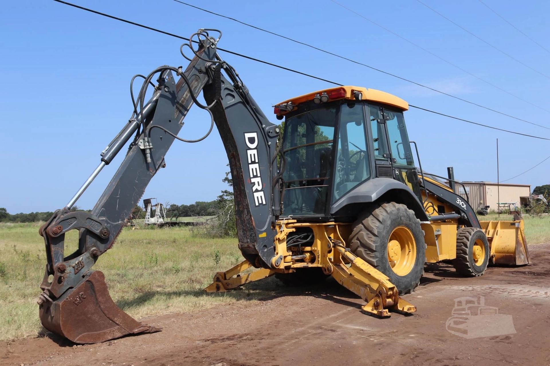 2019 DEERE 310L for sale in Lindale, Texas — photo 5