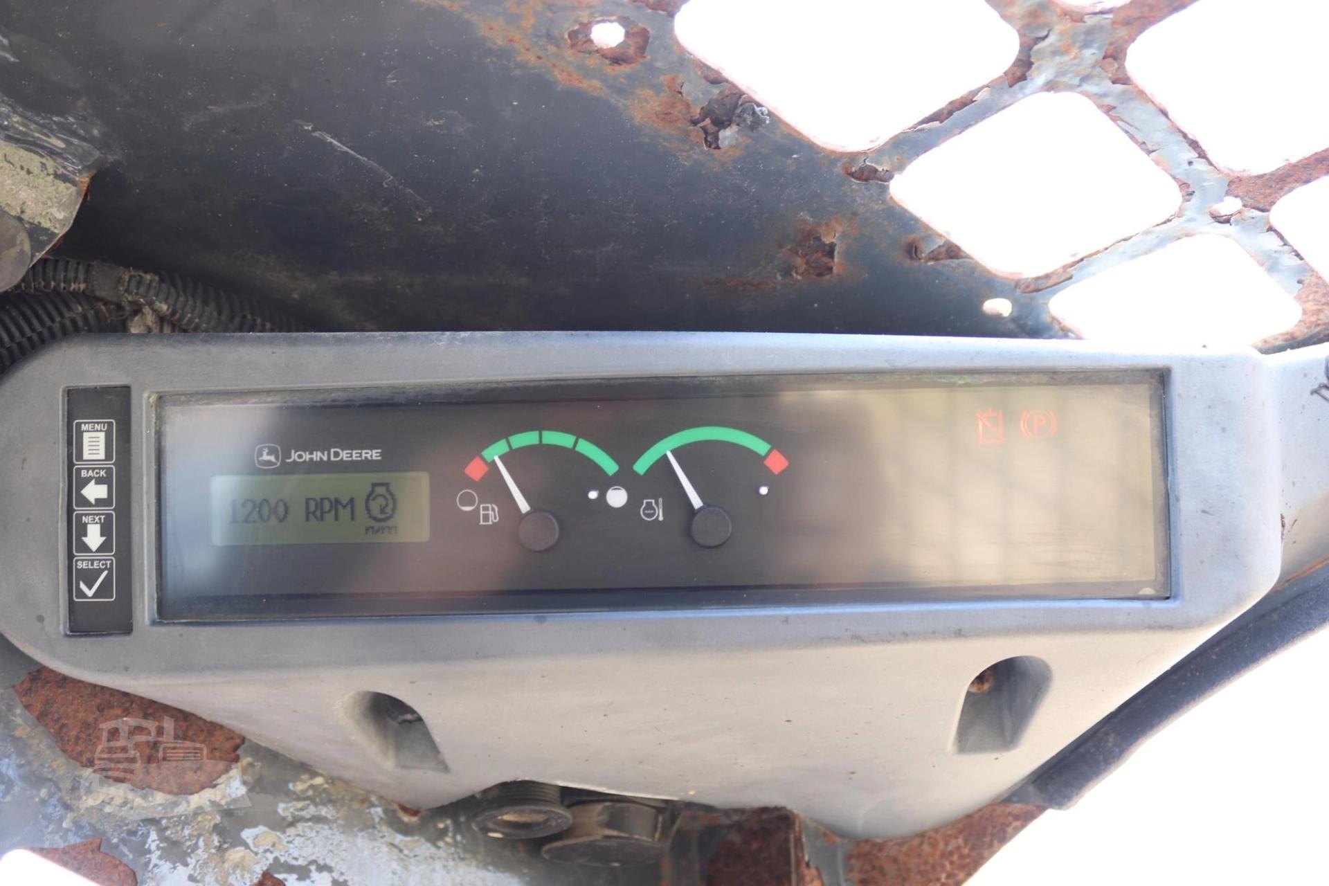 2015 DEERE 323E for sale in Lindale, Texas — photo 29