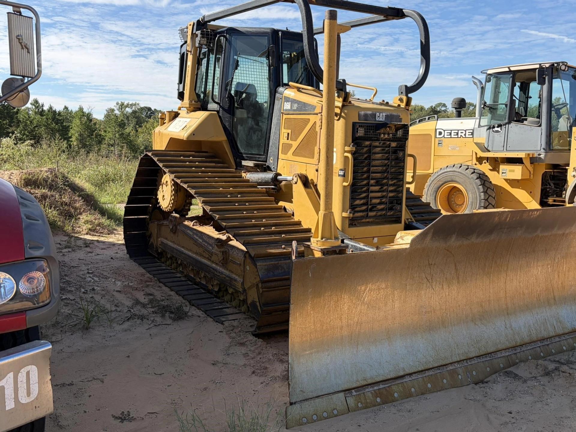 2014 CATERPILLAR D6N LGP for sale in Lindale, Texas — photo 2