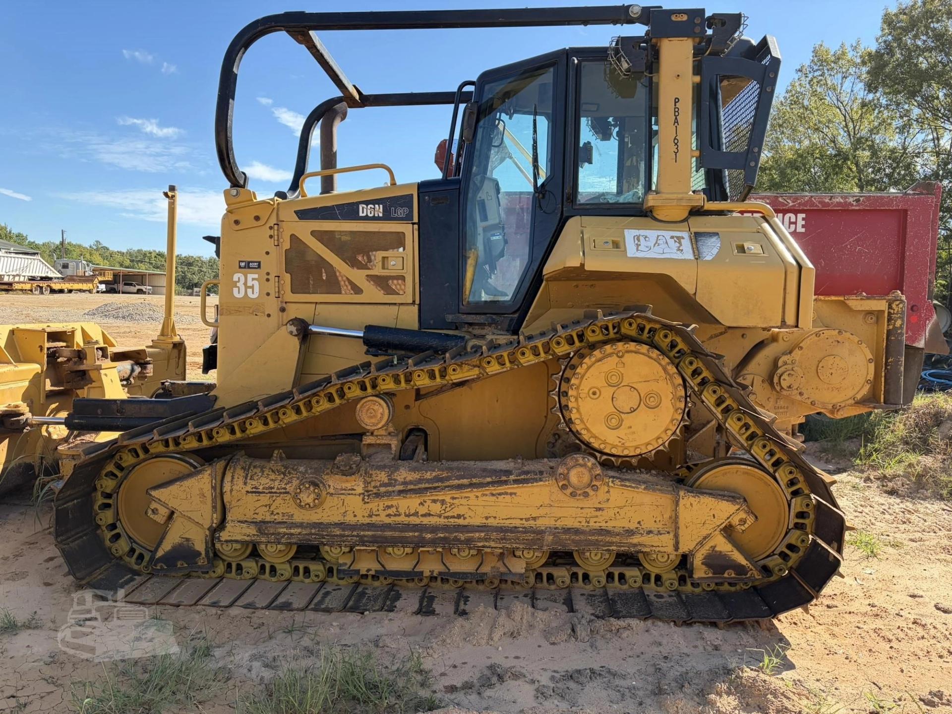 2014 CATERPILLAR D6N LGP for sale in Lindale, Texas