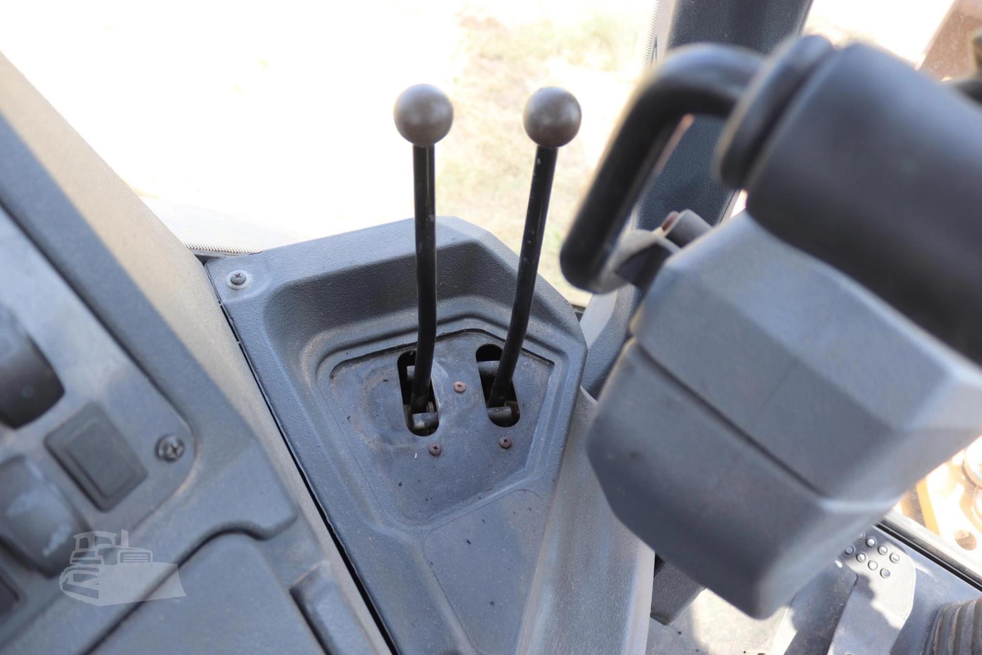 2019 DEERE 310L for sale in Lindale, Texas — photo 32