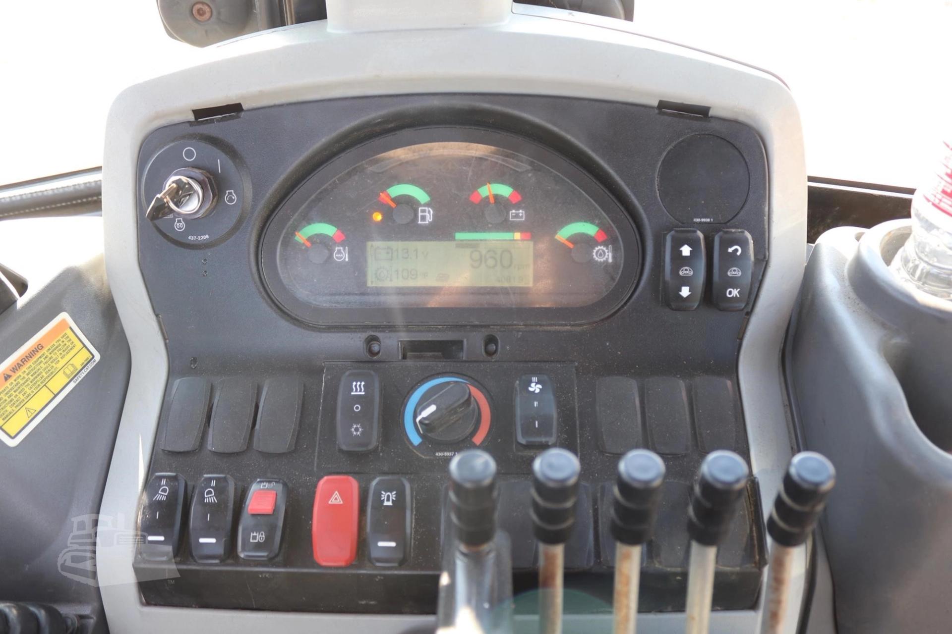 2018 CATERPILLAR 415F2 IL for sale in Lindale, Texas — photo 25