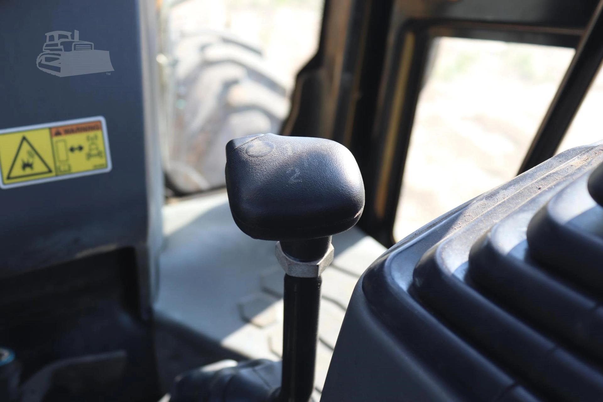 2018 CATERPILLAR 415F2 IL for sale in Lindale, Texas — photo 24