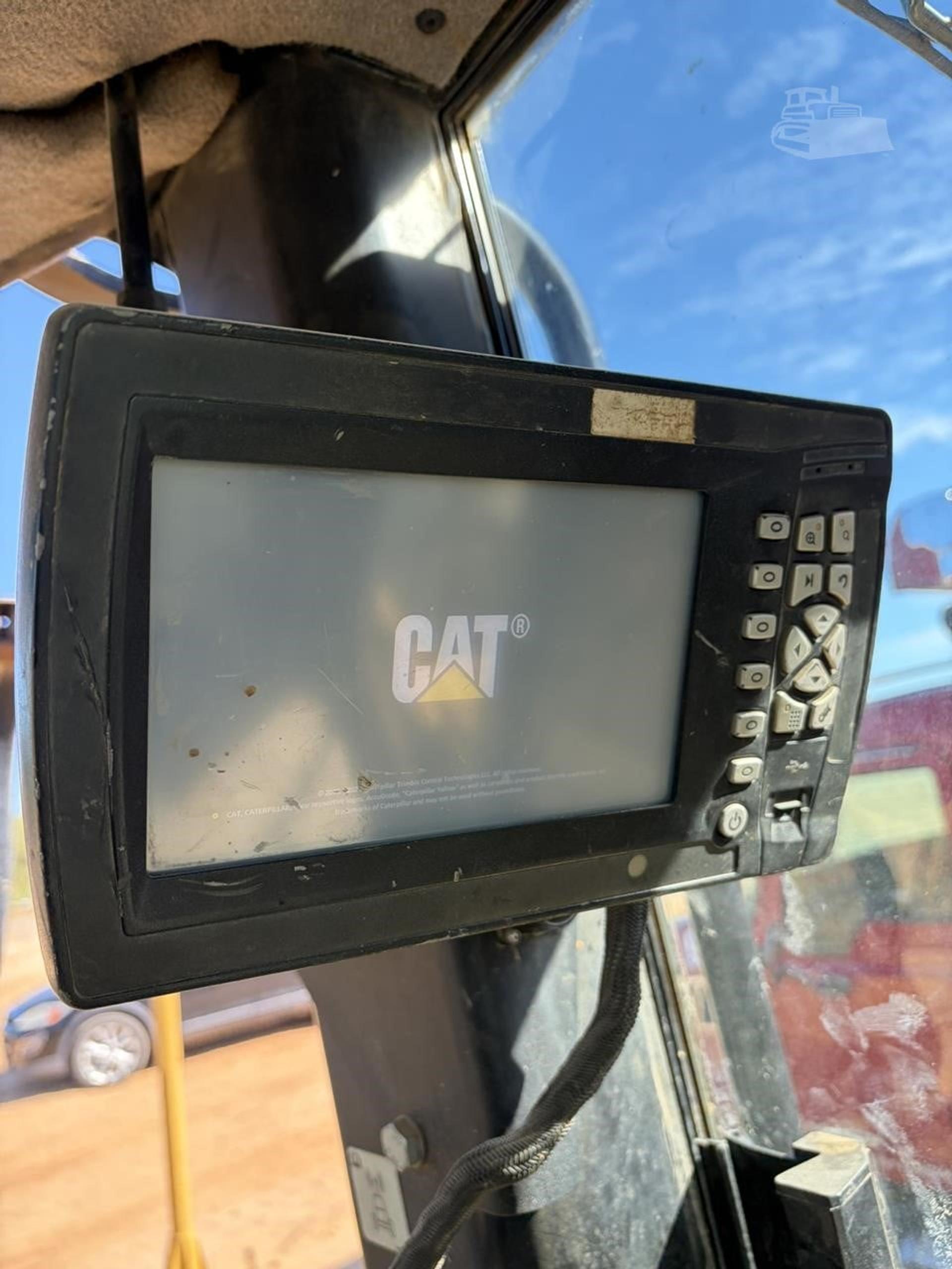 2014 CATERPILLAR D6N LGP for sale in Lindale, Texas — photo 13