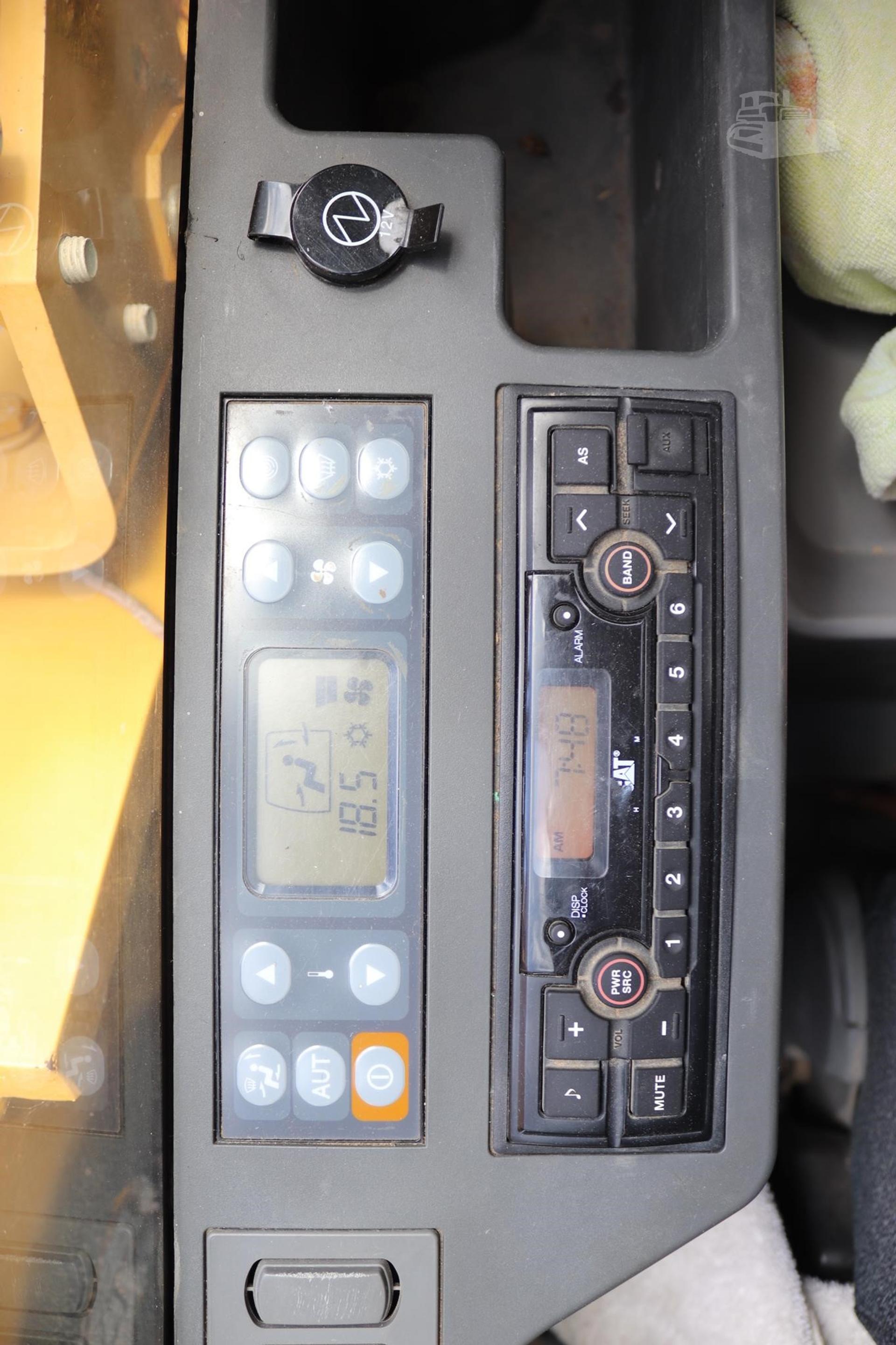 2018 CATERPILLAR 326FL for sale in Lindale, Texas — photo 52