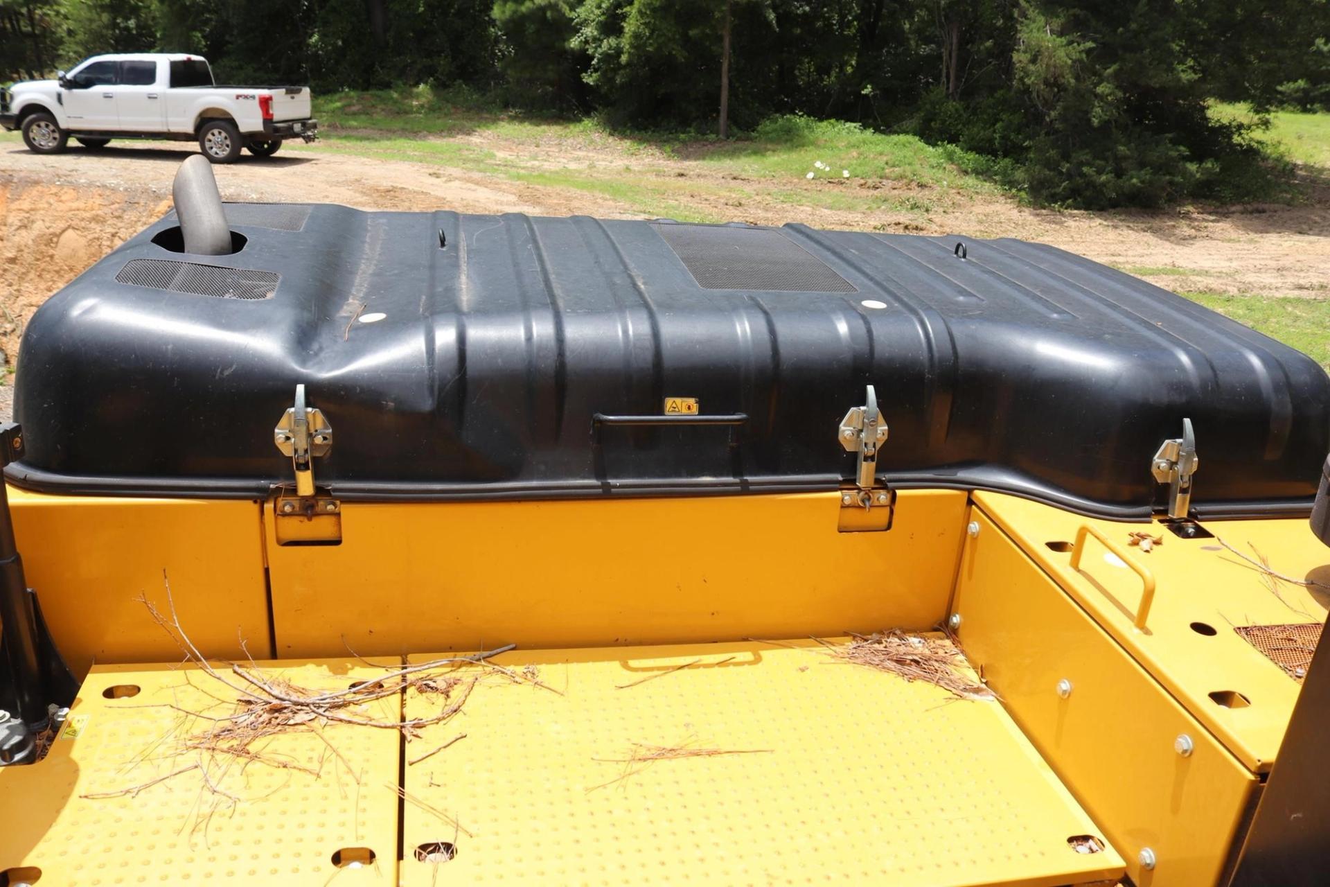 2018 CATERPILLAR 326FL for sale in Lindale, Texas — photo 42