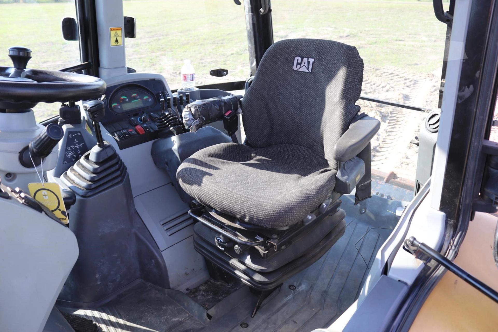 2018 CATERPILLAR 415F2 IL for sale in Lindale, Texas — photo 23