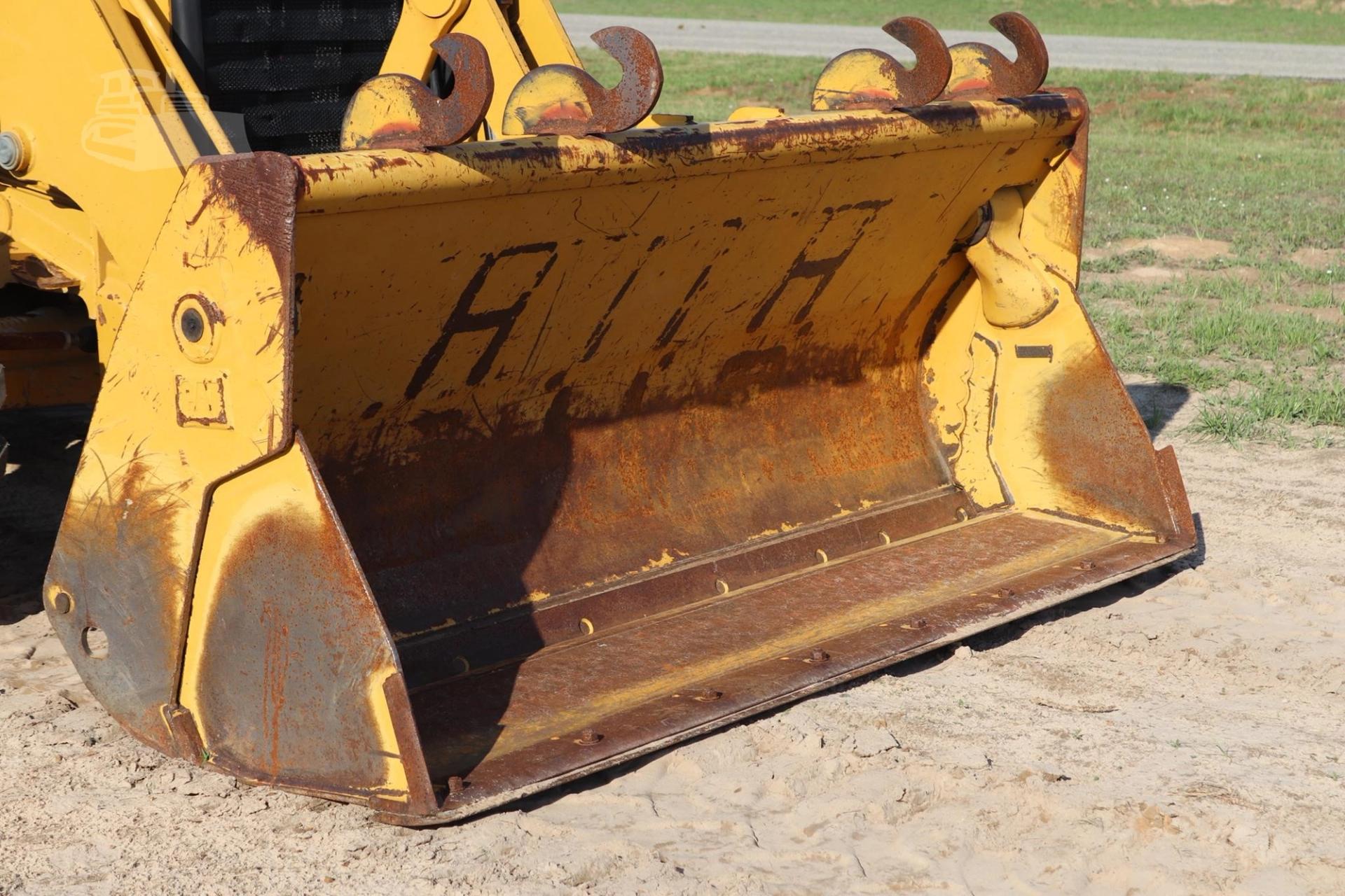 2018 CATERPILLAR 415F2 IL for sale in Lindale, Texas — photo 16