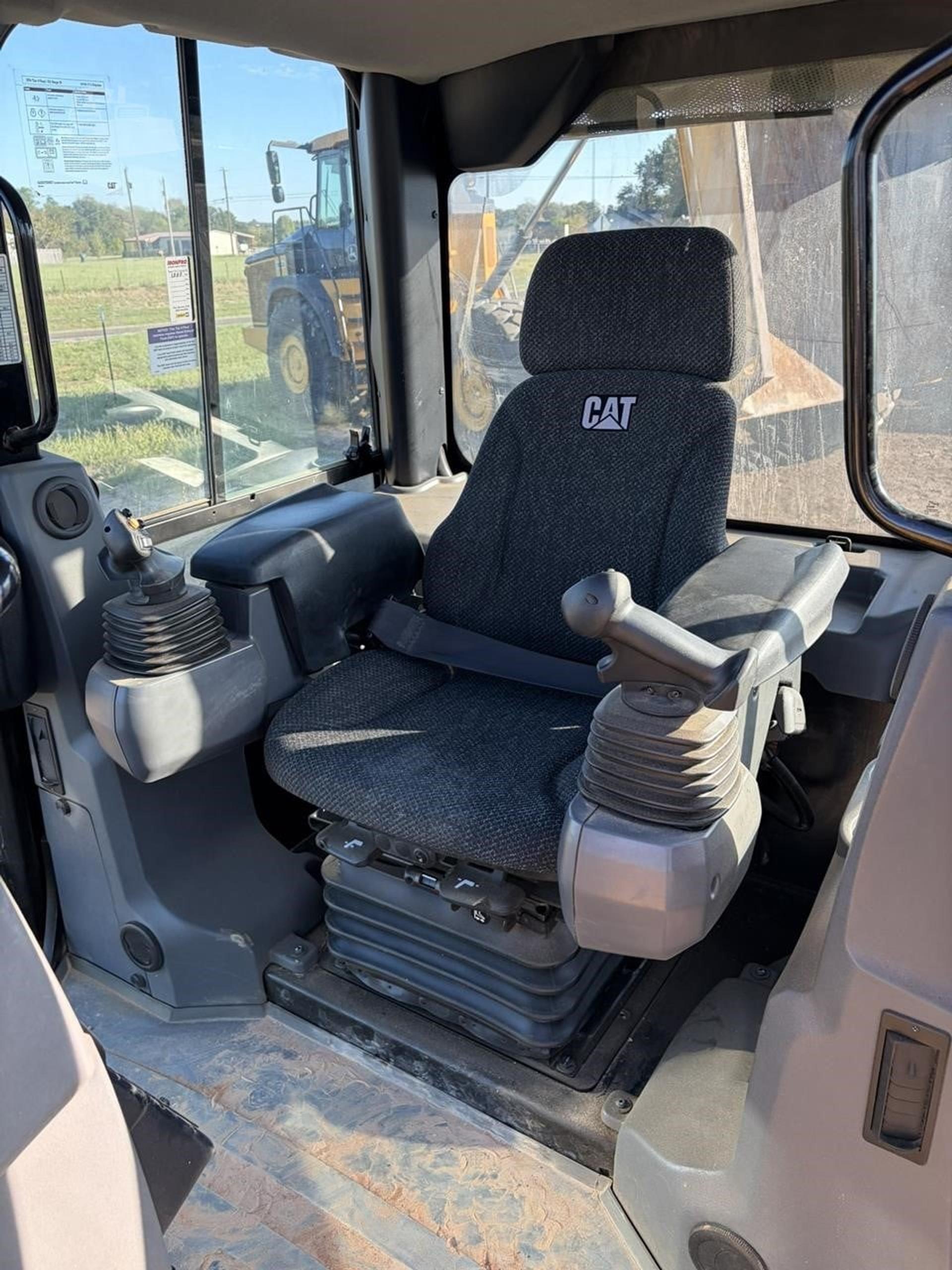 2020 CATERPILLAR D3K2 LGP for sale in Lindale, Texas — photo 5