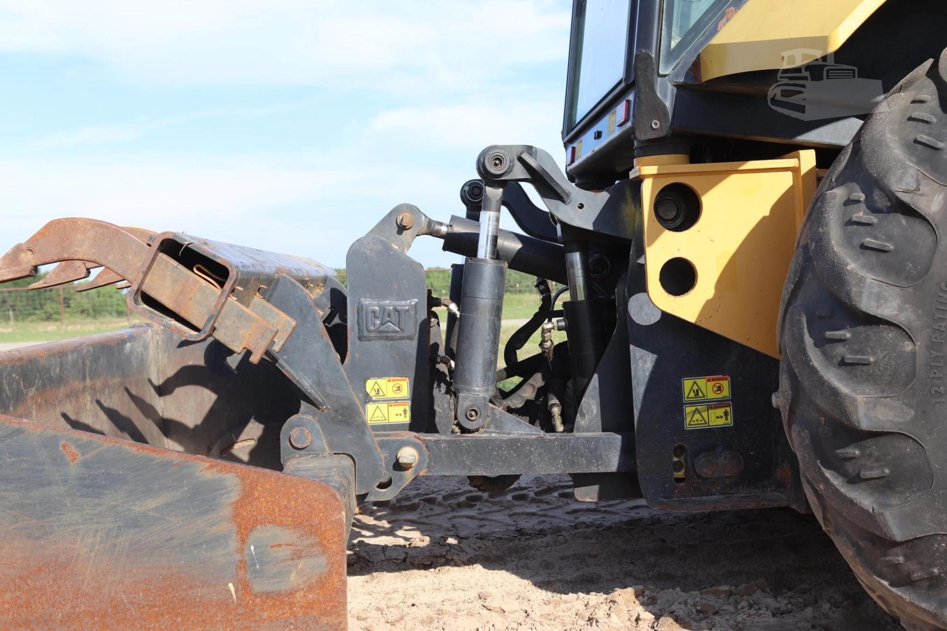 2018 CATERPILLAR 415F2 IL for sale in Lindale, Texas — photo 12
