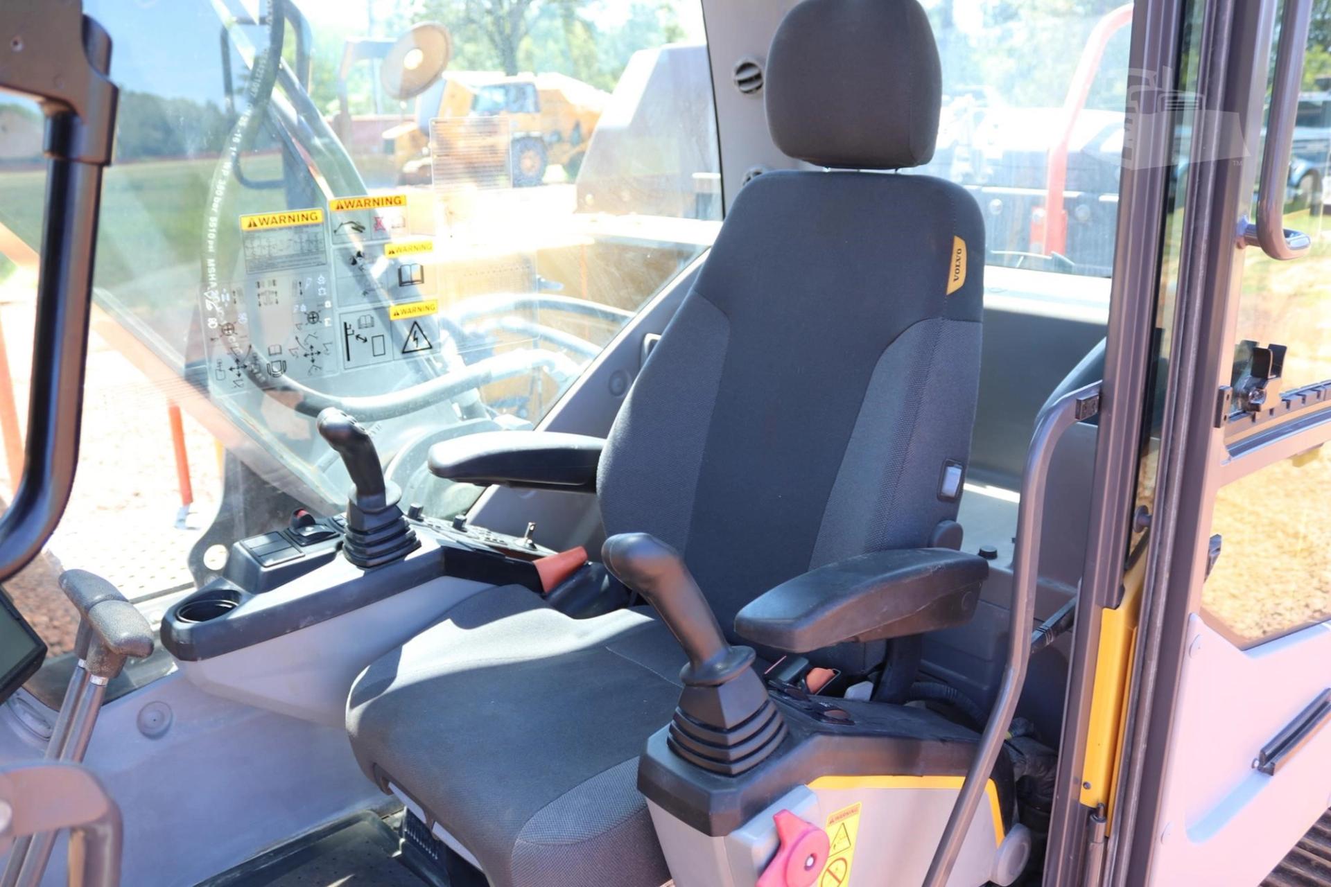 2022 VOLVO EC160EL for sale in Lindale, Texas — photo 34