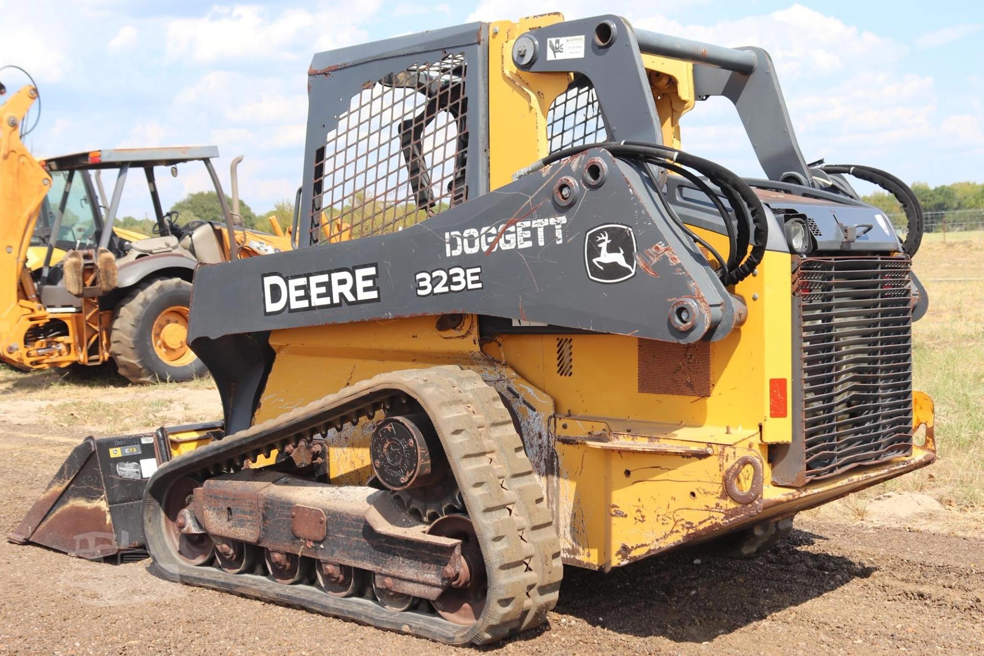 2015 DEERE 323E for sale in Lindale, Texas — photo 14