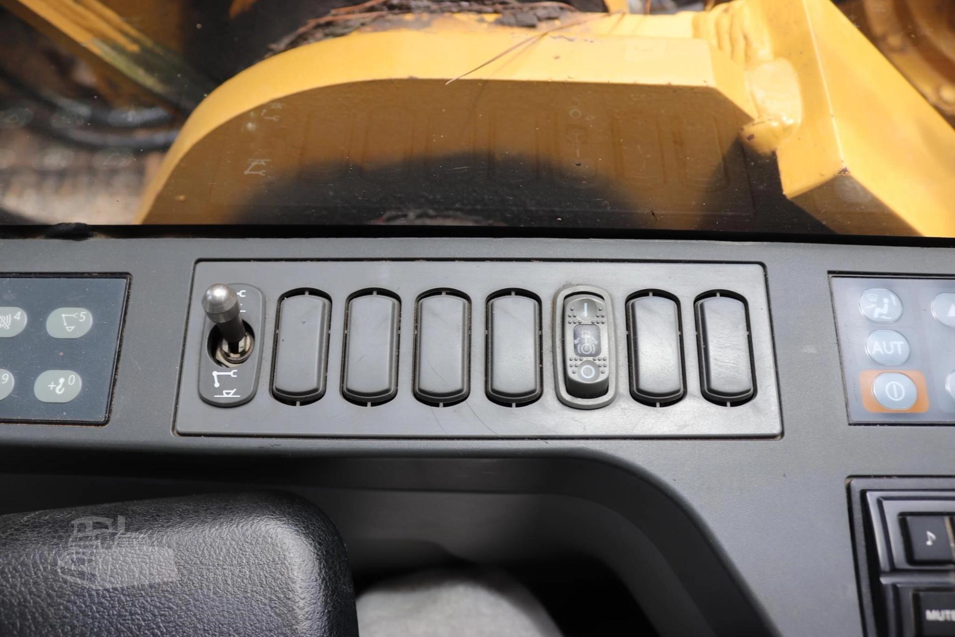 2018 CATERPILLAR 326FL for sale in Lindale, Texas — photo 51