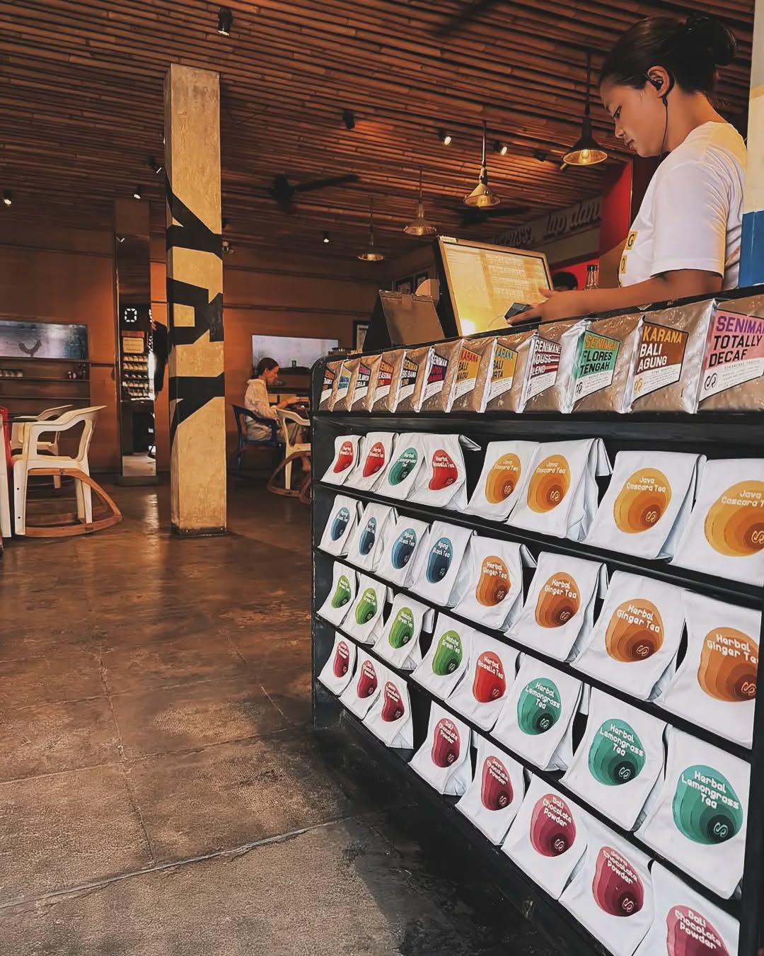 Seniman Coffee