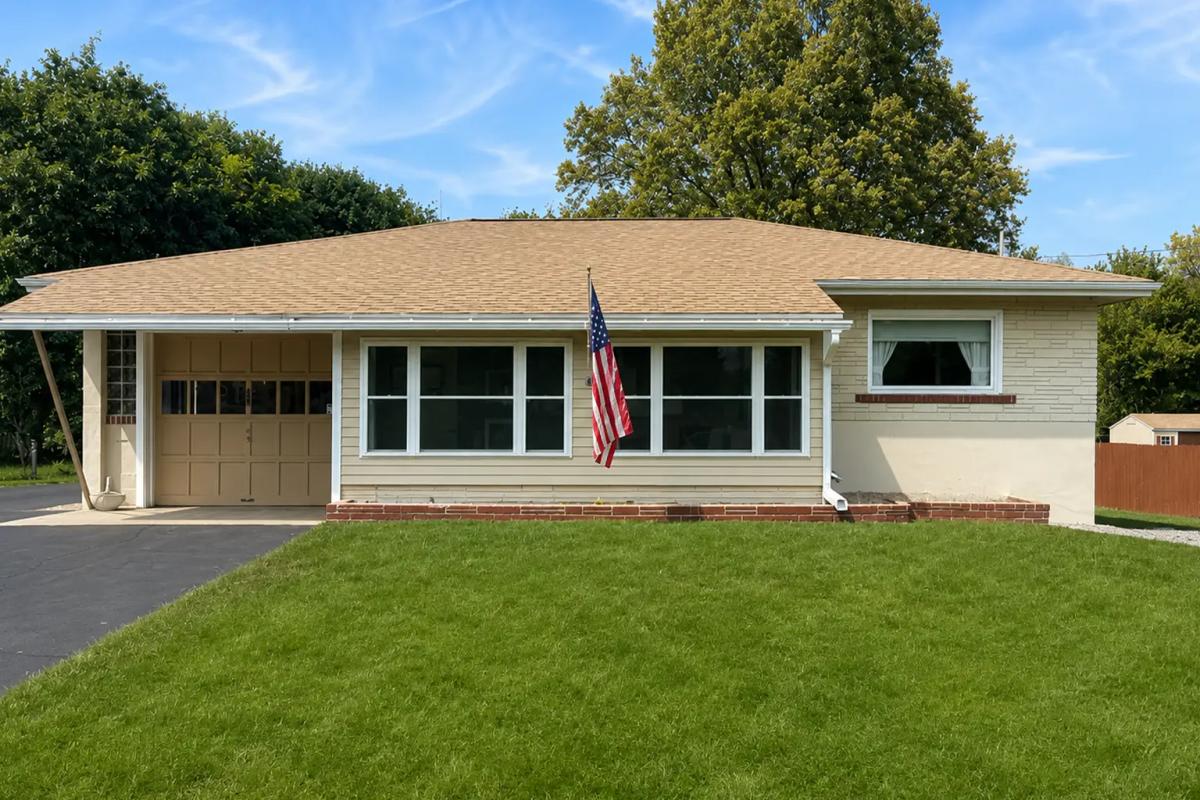 88 Wilbur Street: dated ranch exterior before the facelift