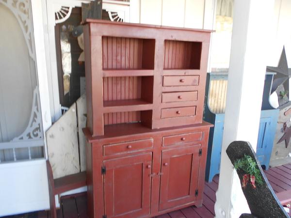 Deluxe Hutch 3