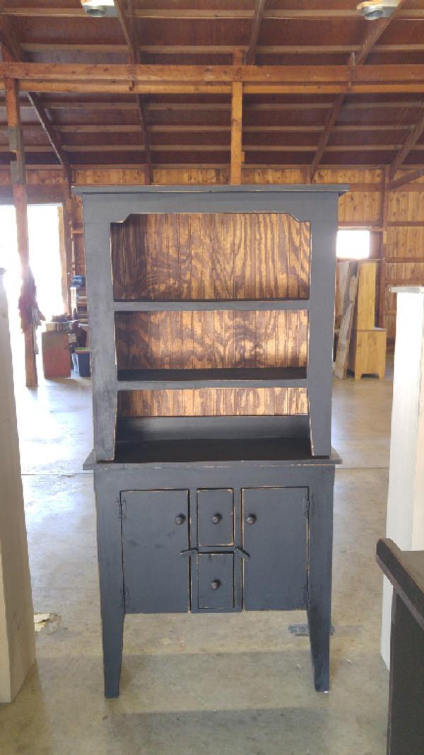2pc Hutch #12