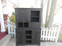 Deluxe Hutch 1