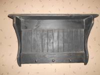 Sm. Beadboard Shelf w/Pegs