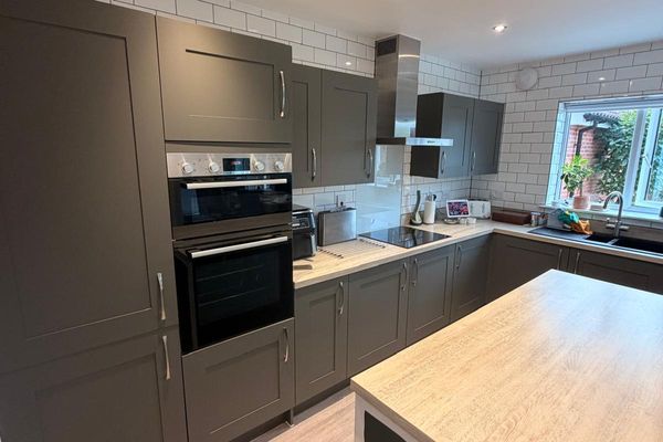 Dual-Tone Shaker Kitchen Conversion