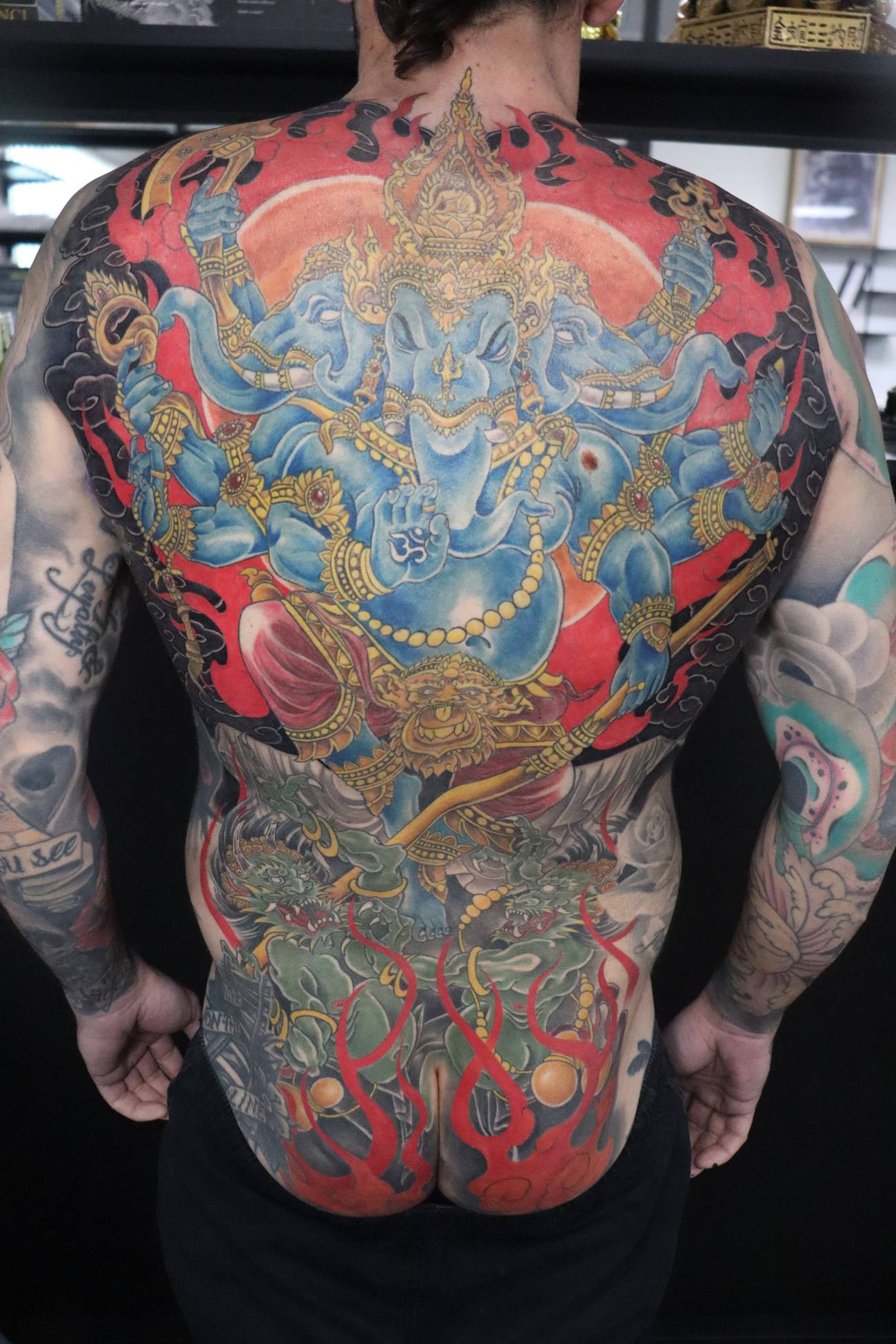 Rodney - Black & Grey Realism · Oriental